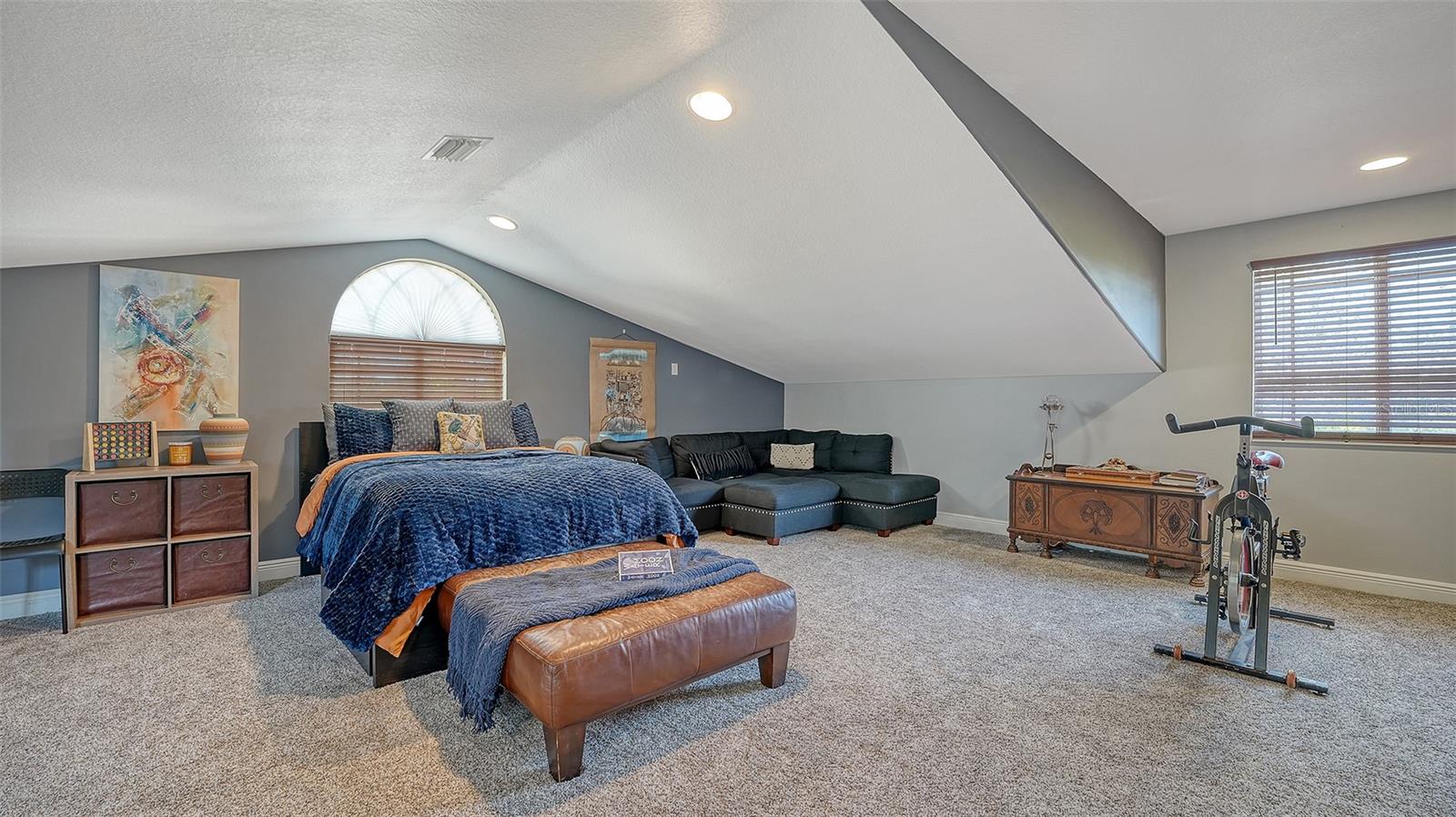 Image 37 of 58 For 2098 Palm View Road