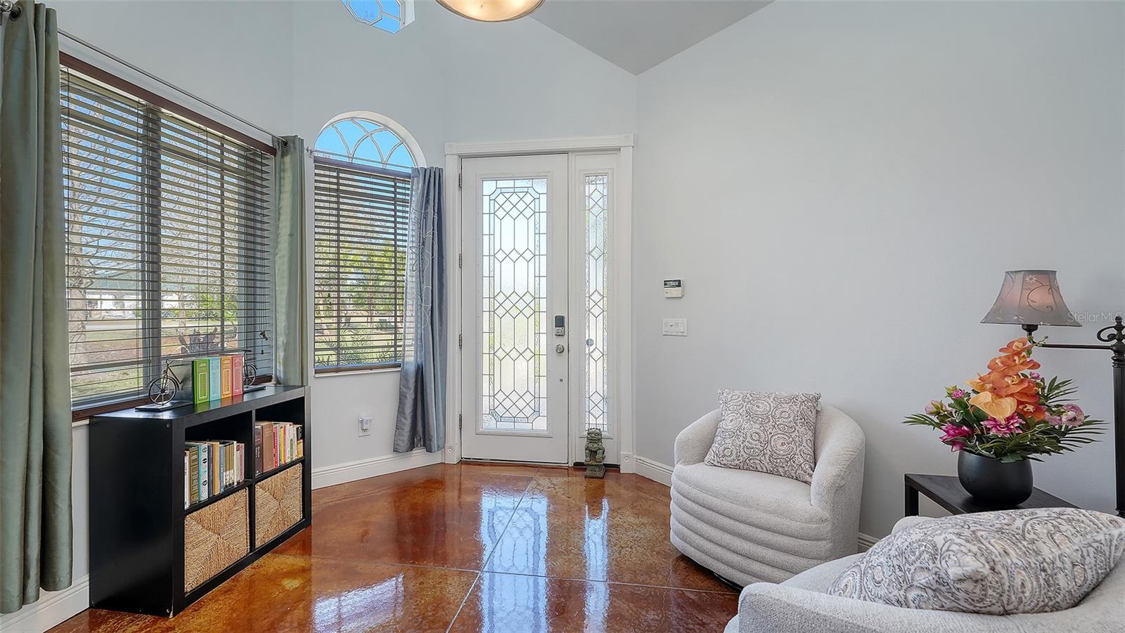 Image 8 of 58 For 2098 Palm View Road