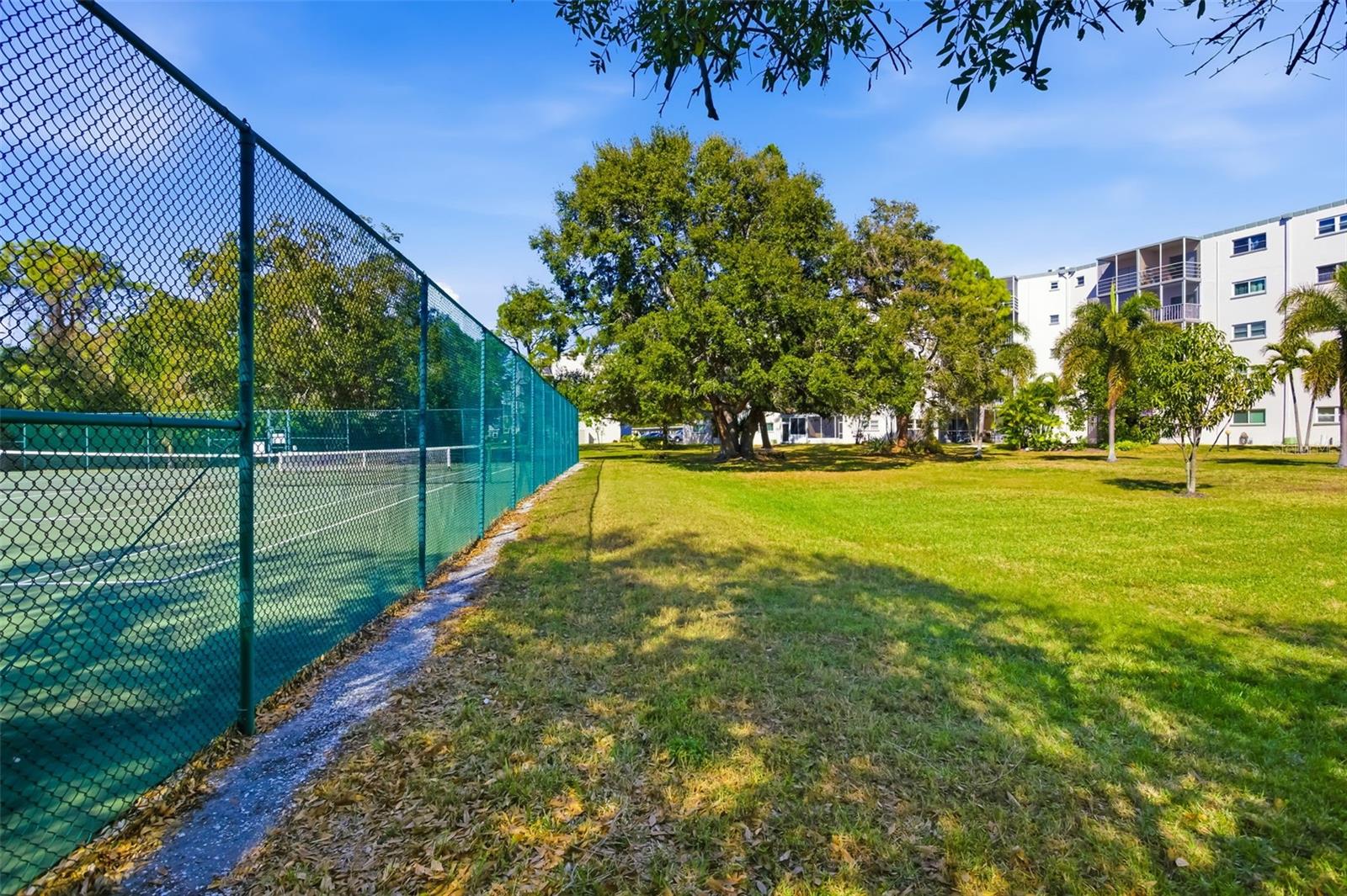 Image 17 of 44 For 4460 Ironwood Circle 301a