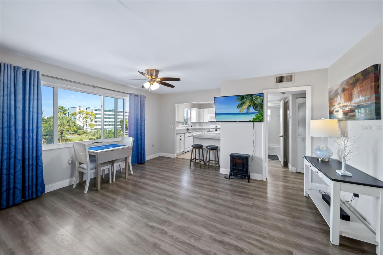 Image 20 of 44 For 4460 Ironwood Circle 301a