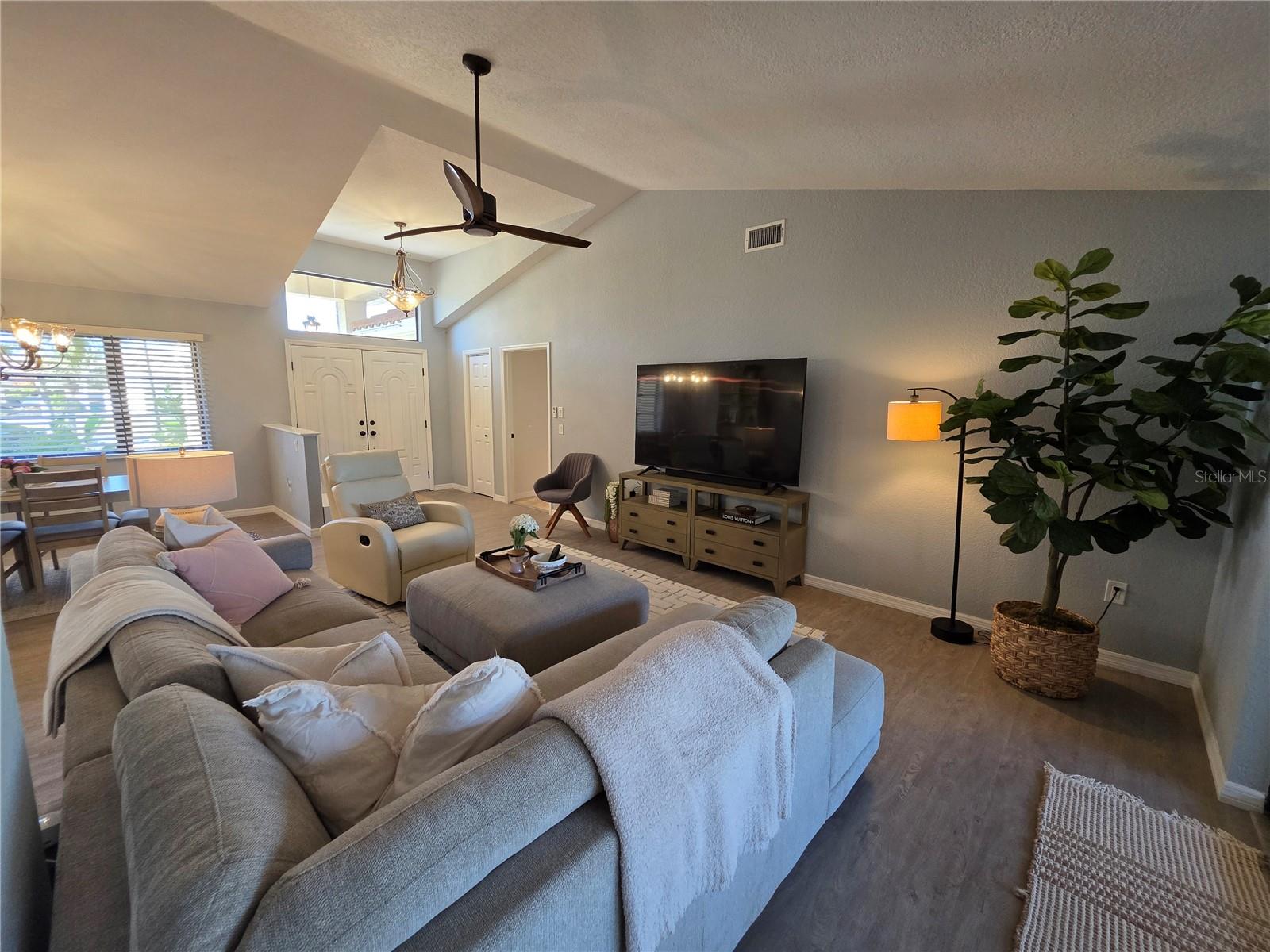 Image 13 of 45 For 13 Seaward Circle