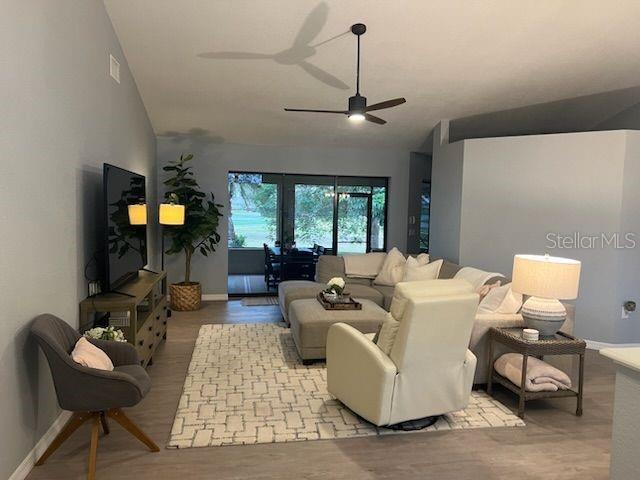 Image 4 of 45 For 13 Seaward Circle