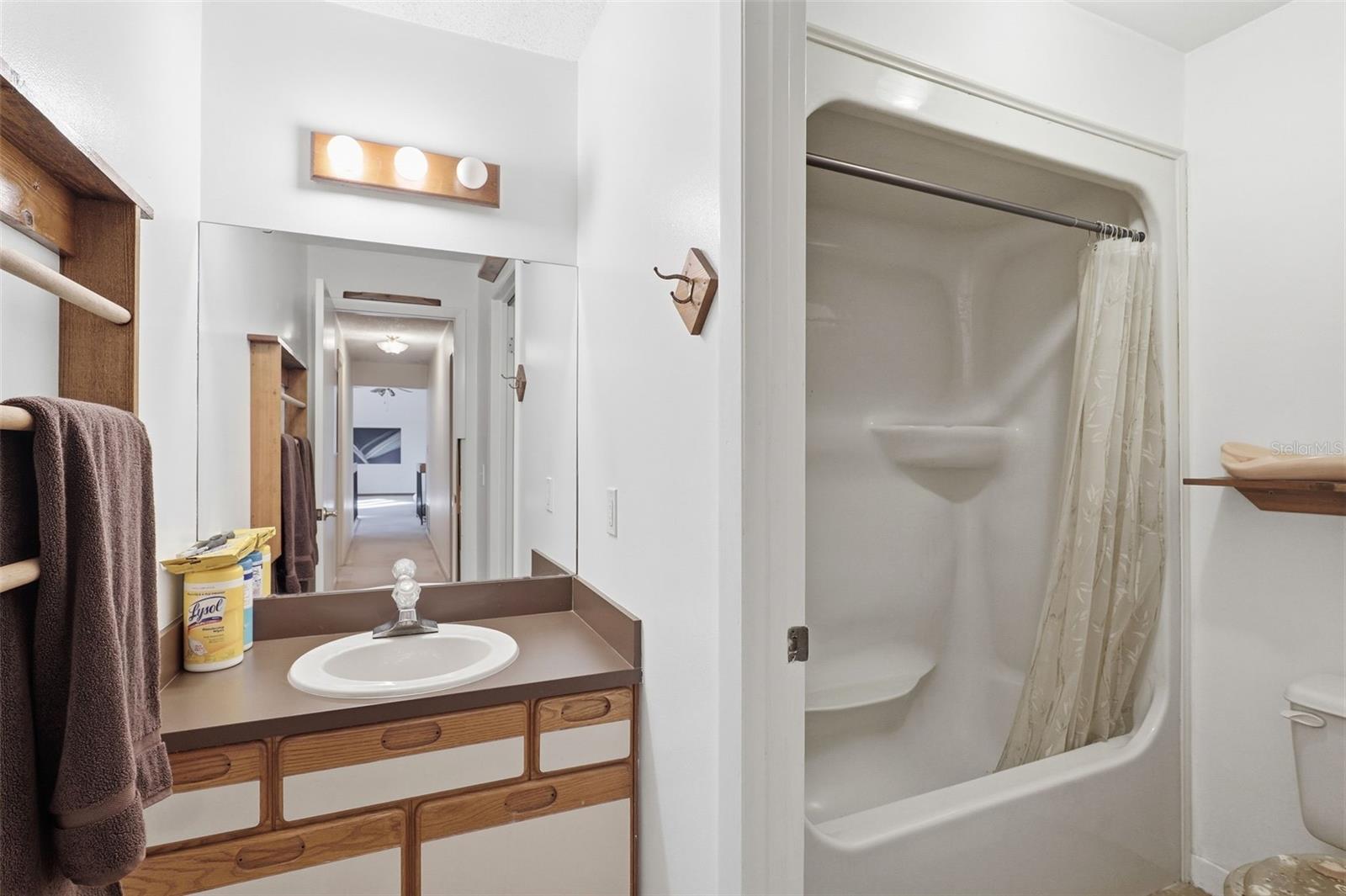 Image 11 of 38 For 2070 Courtenay Parkway