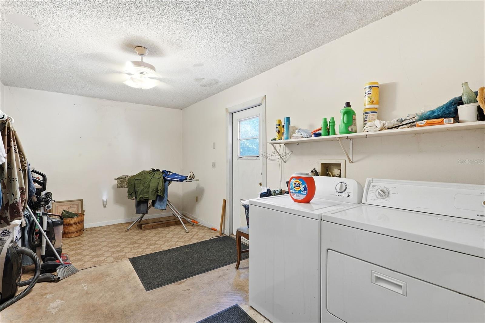 Image 19 of 38 For 2070 Courtenay Parkway