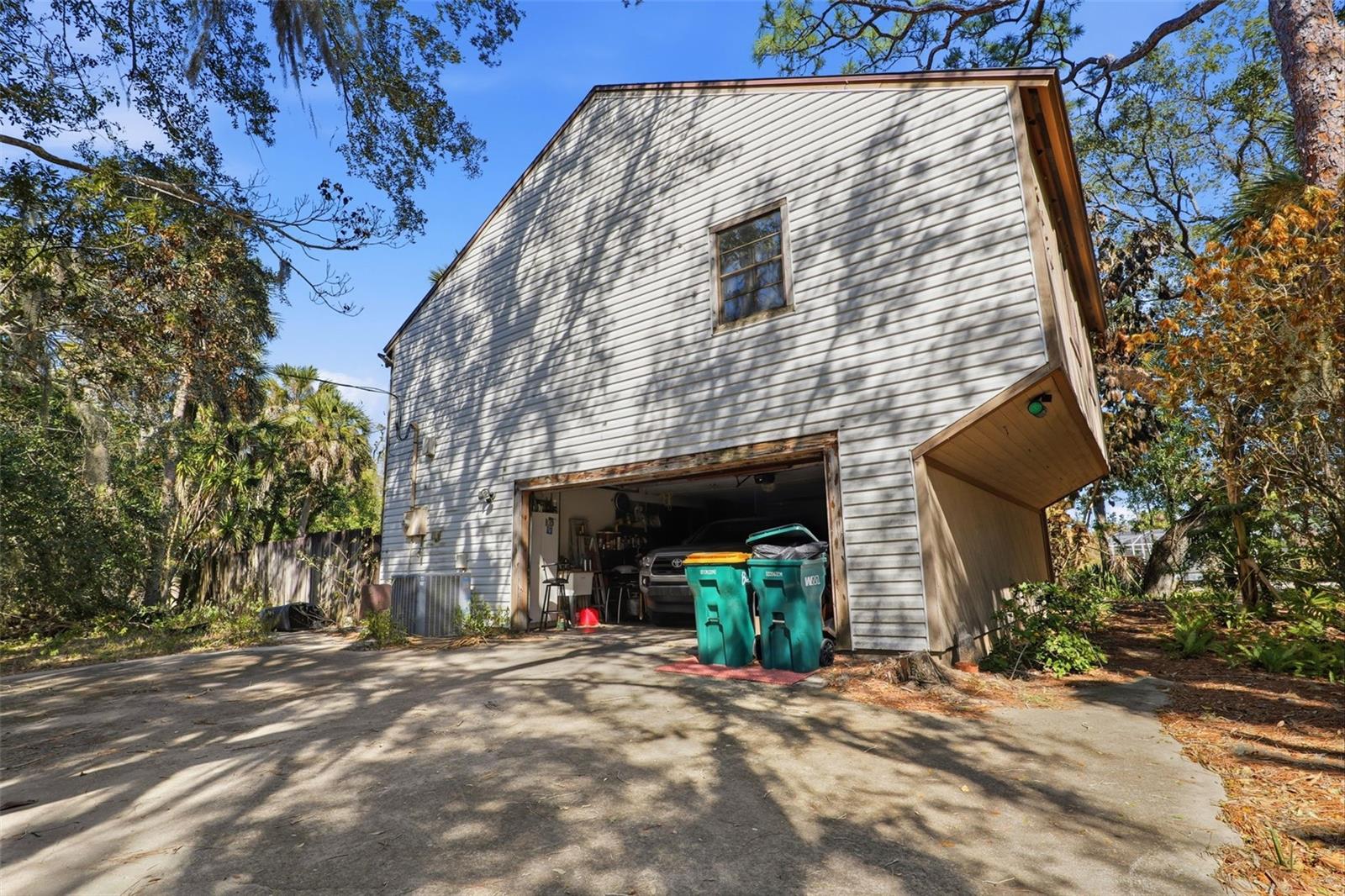 Image 2 of 38 For 2070 Courtenay Parkway