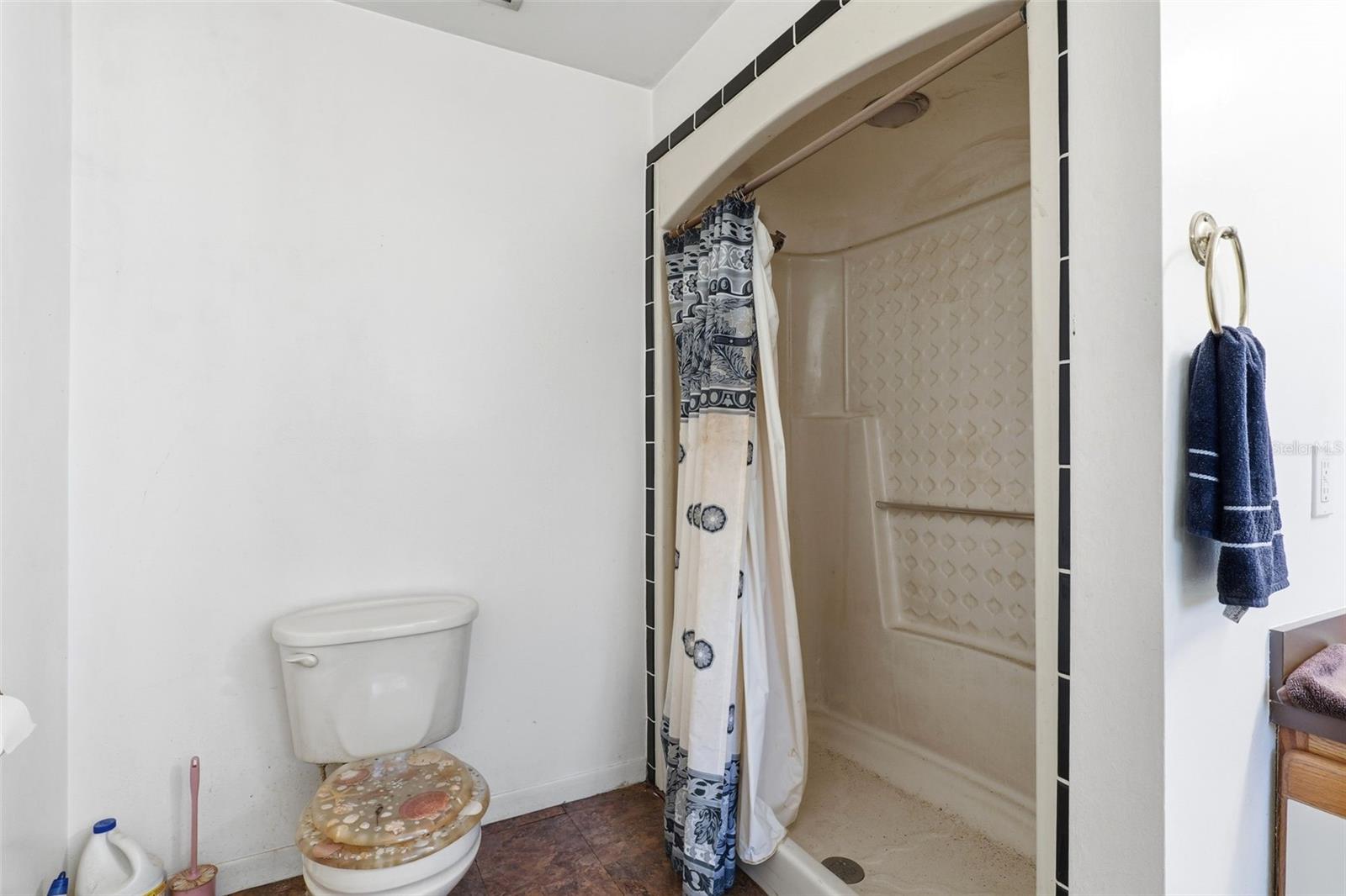 Image 20 of 38 For 2070 Courtenay Parkway