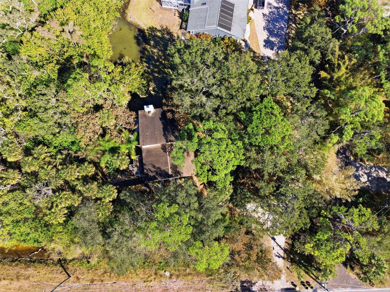 Image 32 of 38 For 2070 Courtenay Parkway