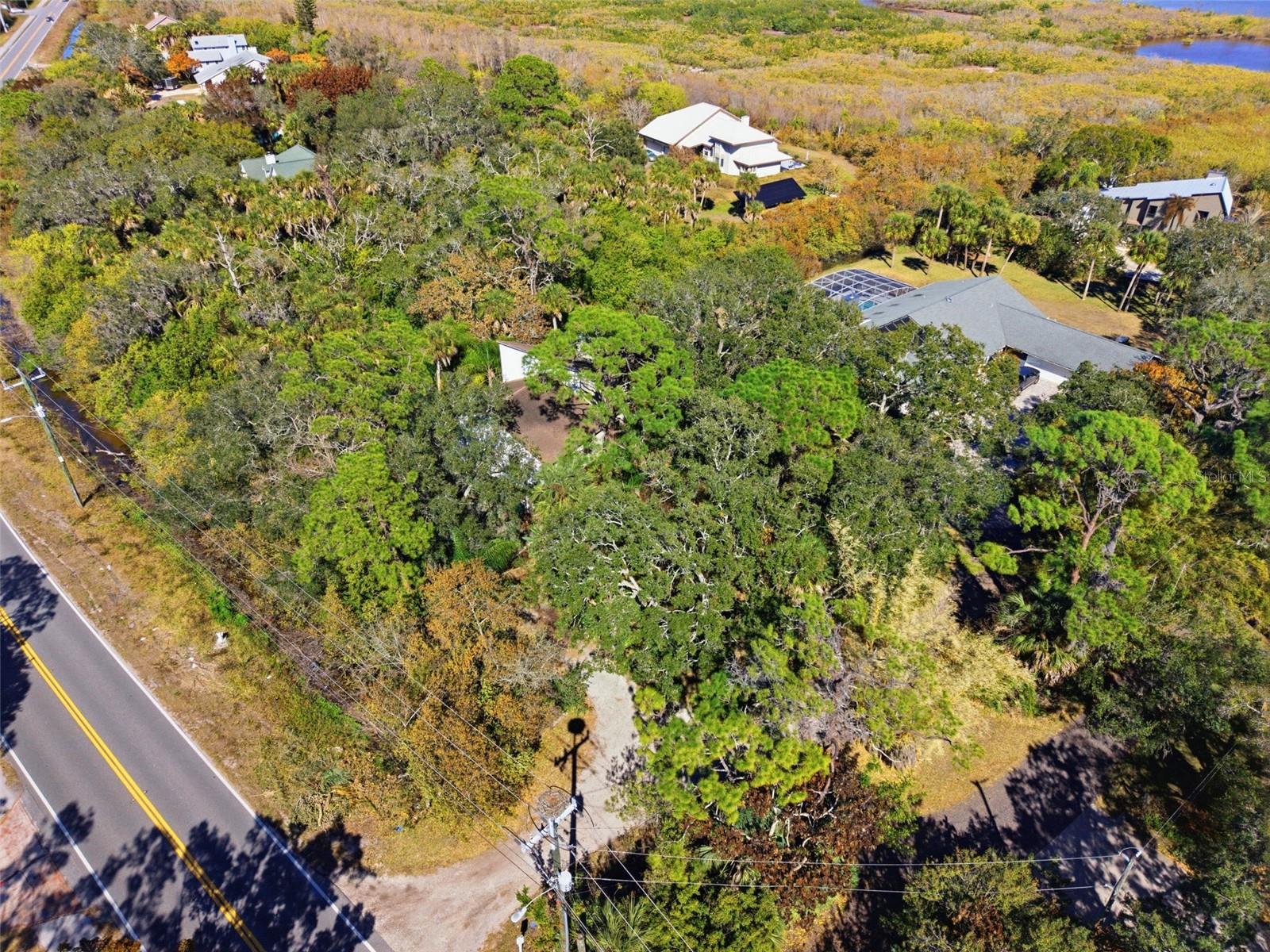 Image 37 of 38 For 2070 Courtenay Parkway