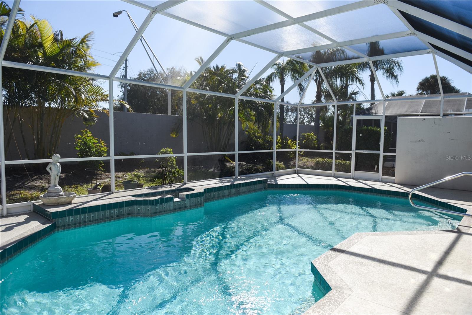 Image 2 of 42 For 4819 Raintree