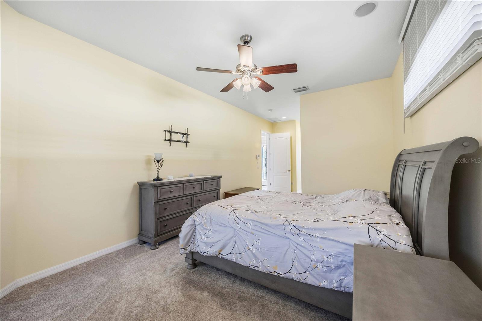 Image 18 of 51 For 7451 Roxye Lane