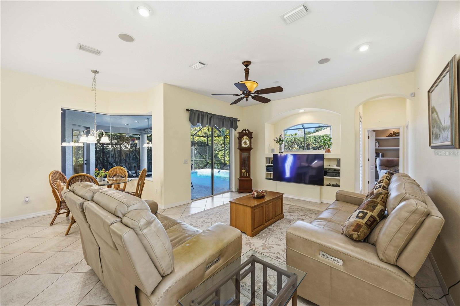 Image 31 of 51 For 7451 Roxye Lane