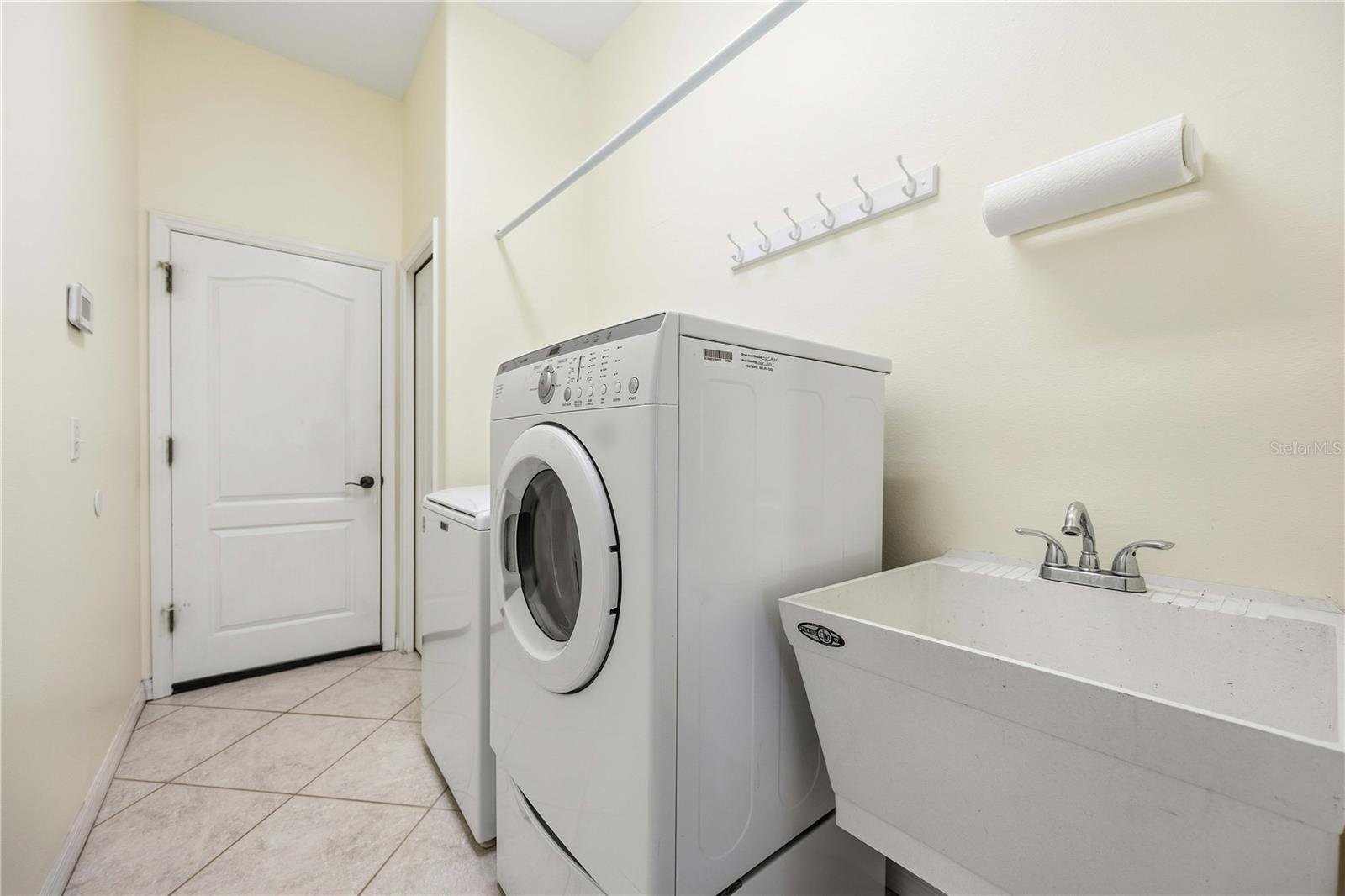 Image 42 of 51 For 7451 Roxye Lane