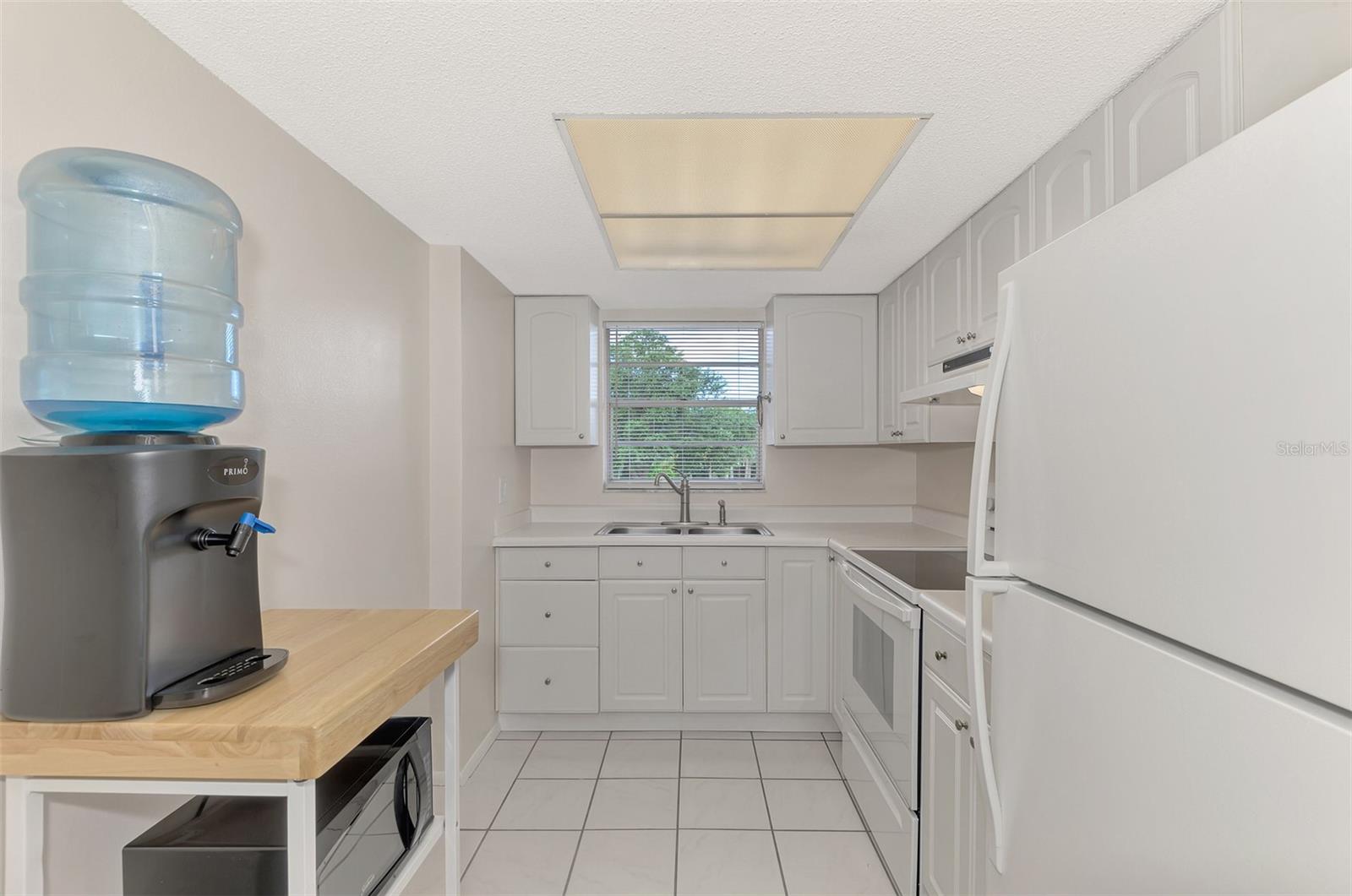 Image 17 of 40 For 102 Capri Isles Boulevard 206