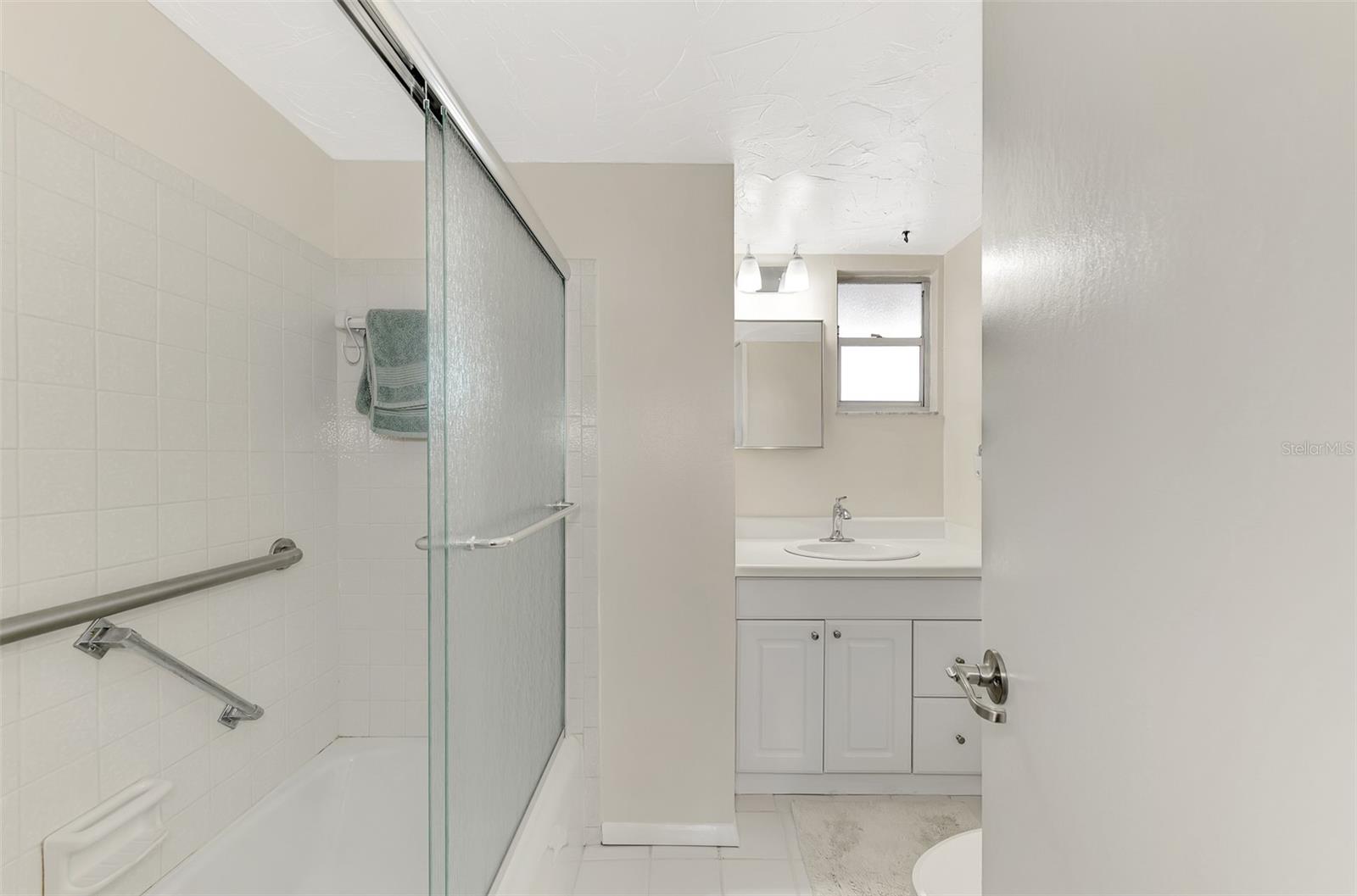 Image 26 of 40 For 102 Capri Isles Boulevard 206