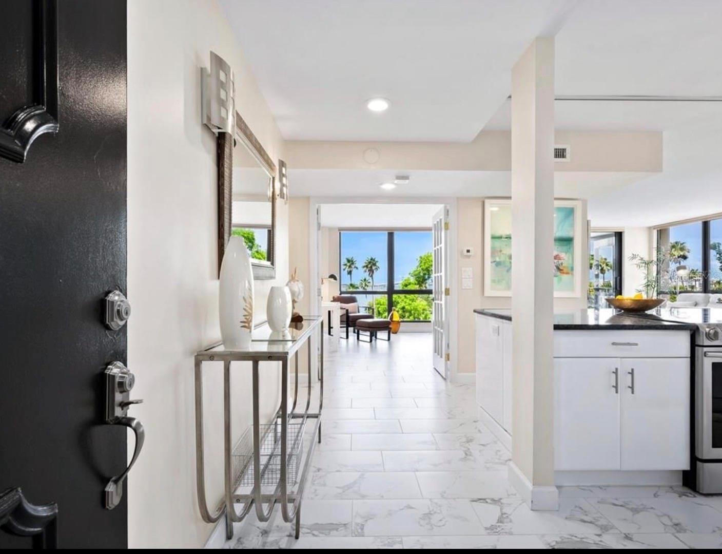 Image 4 of 35 For 707 Gulfstream Avenue 301