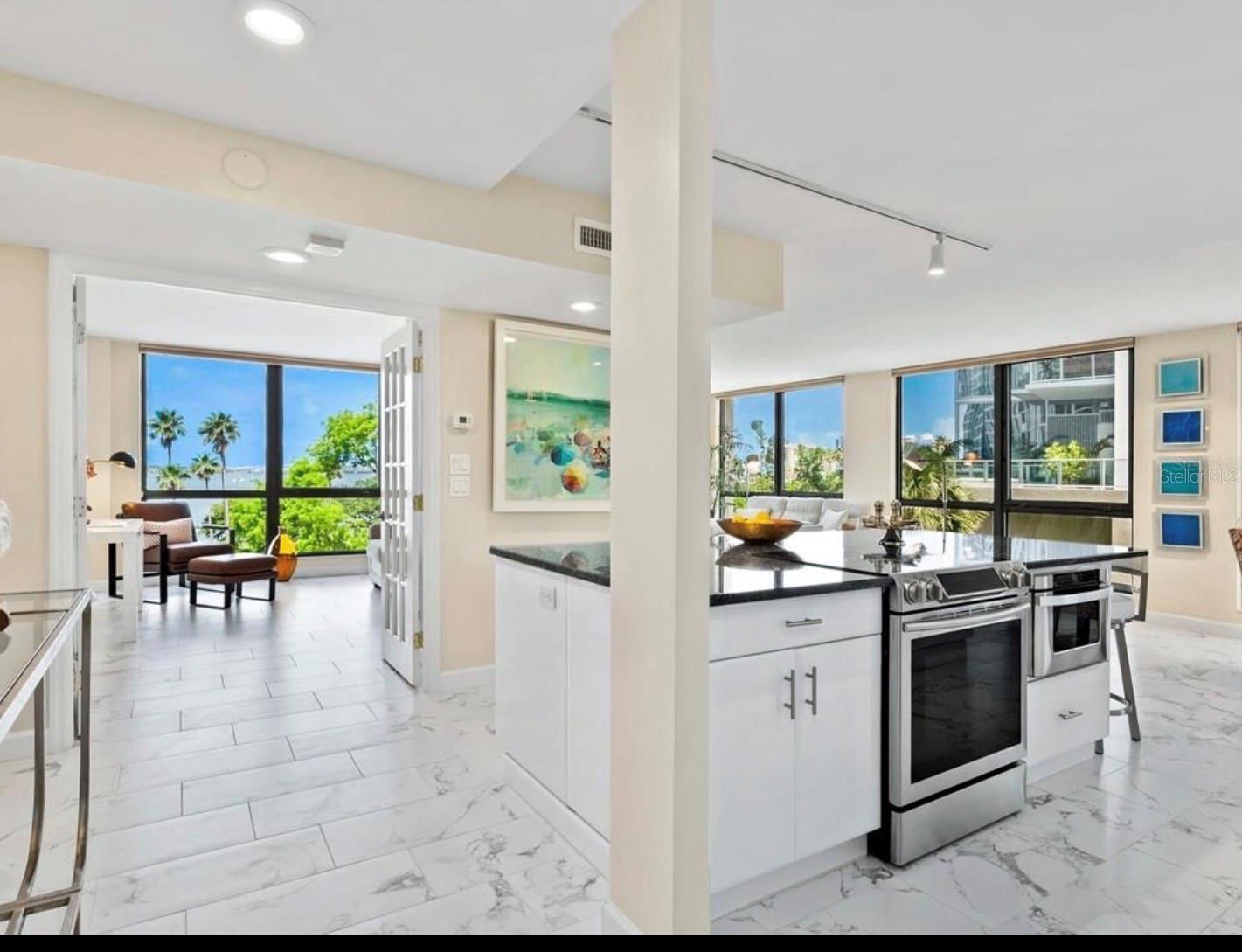 Image 5 of 35 For 707 Gulfstream Avenue 301