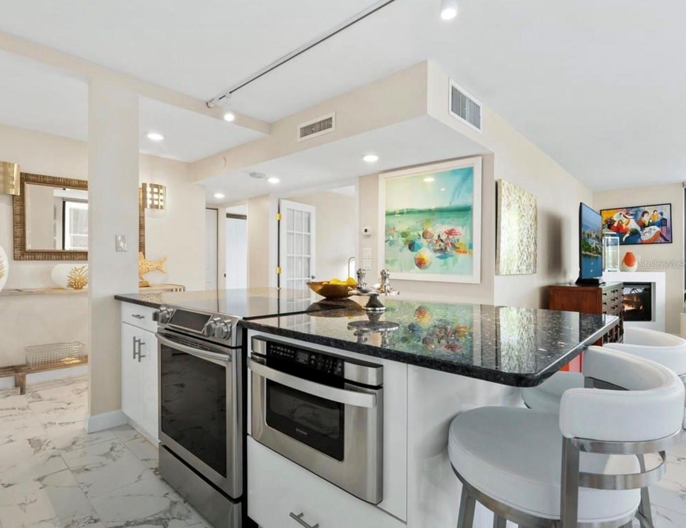 Image 7 of 35 For 707 Gulfstream Avenue 301