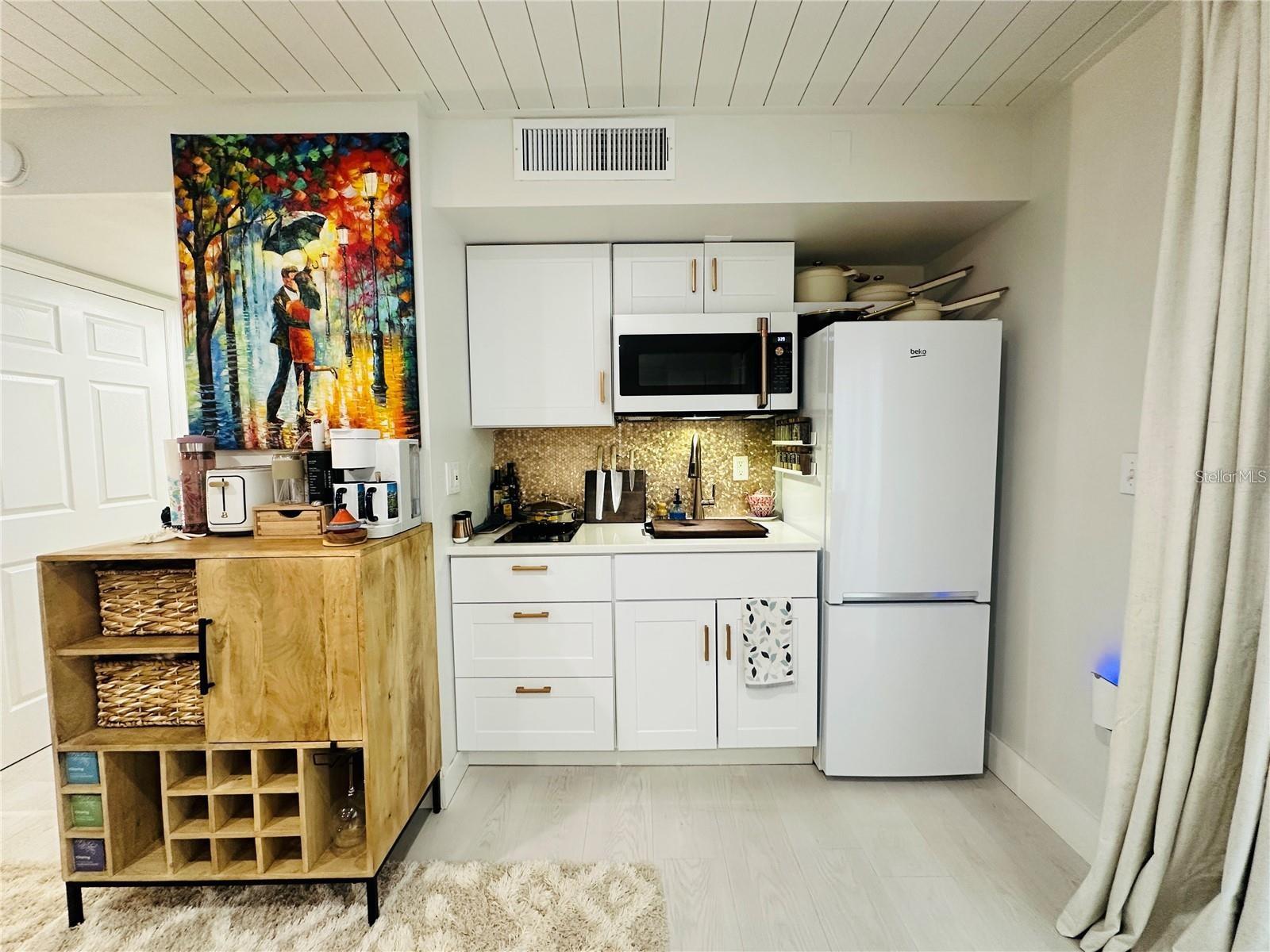 Image 11 of 25 For 1555 Tarpon Center Drive 135