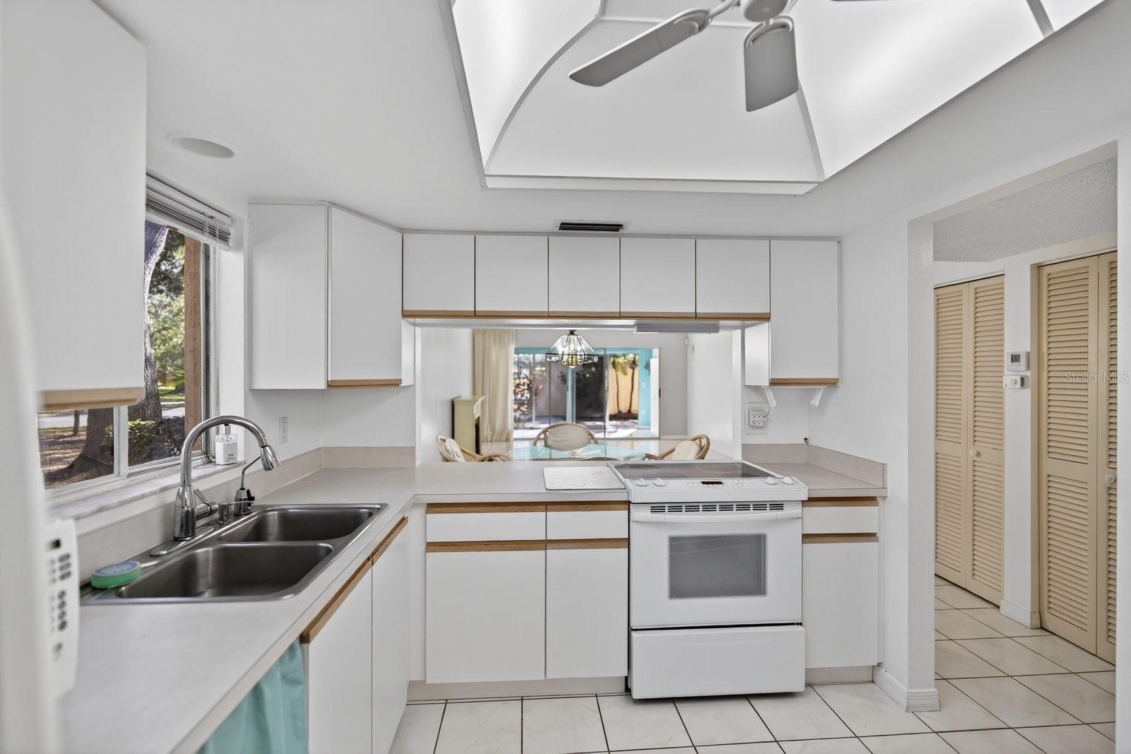 Image 6 of 33 For 1111 Faith Circle 1003