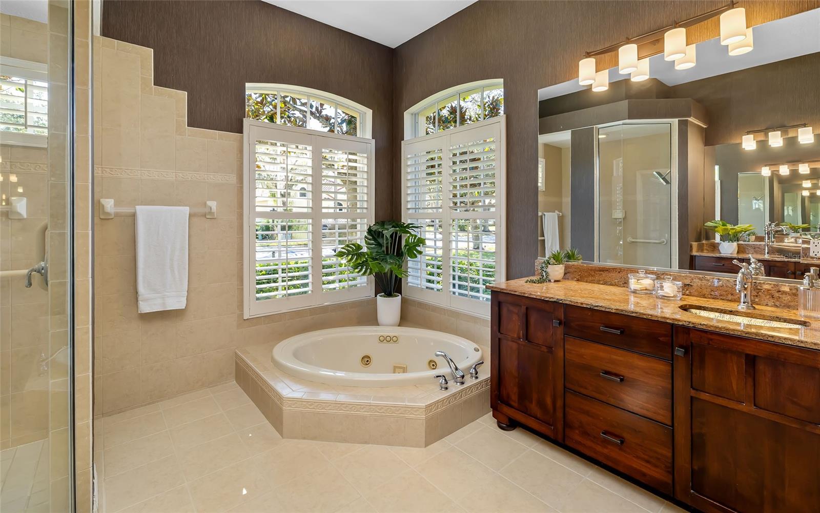 Image 30 of 50 For 9515 Royal Calcutta Place