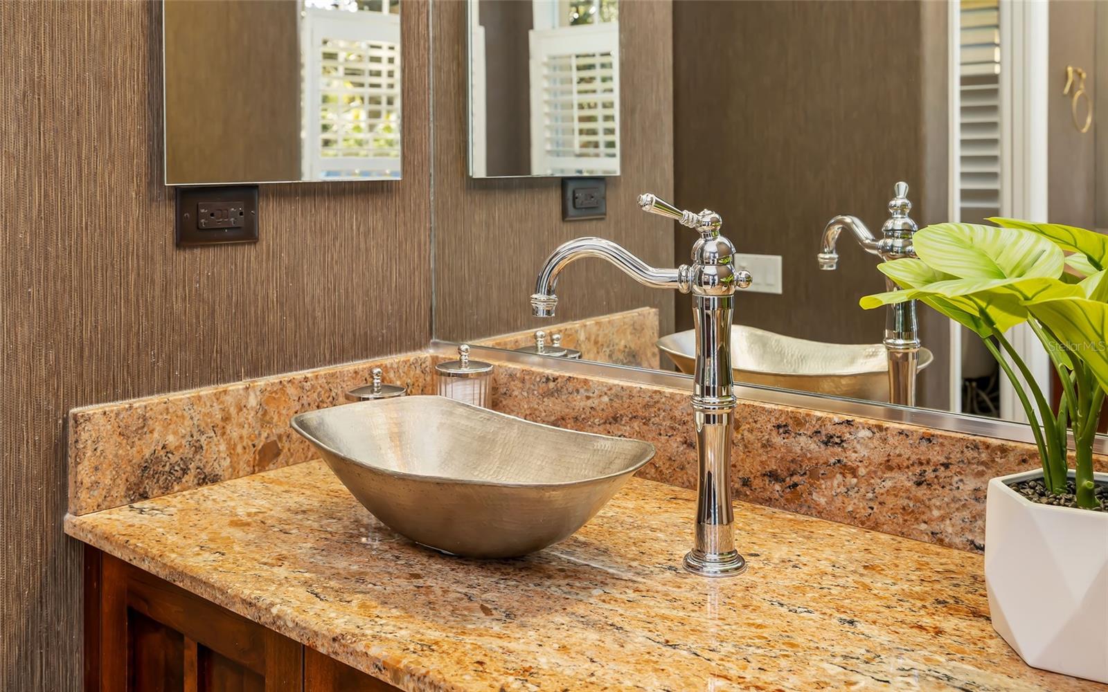 Image 32 of 50 For 9515 Royal Calcutta Place