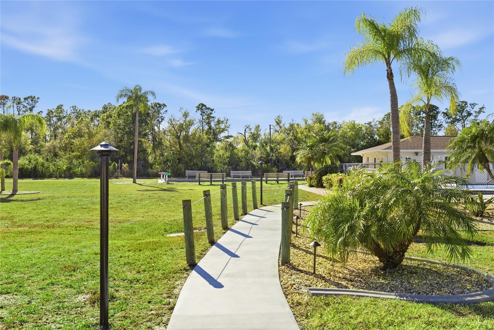 Image 31 of 33 For 12538 Kingsway Circle 605