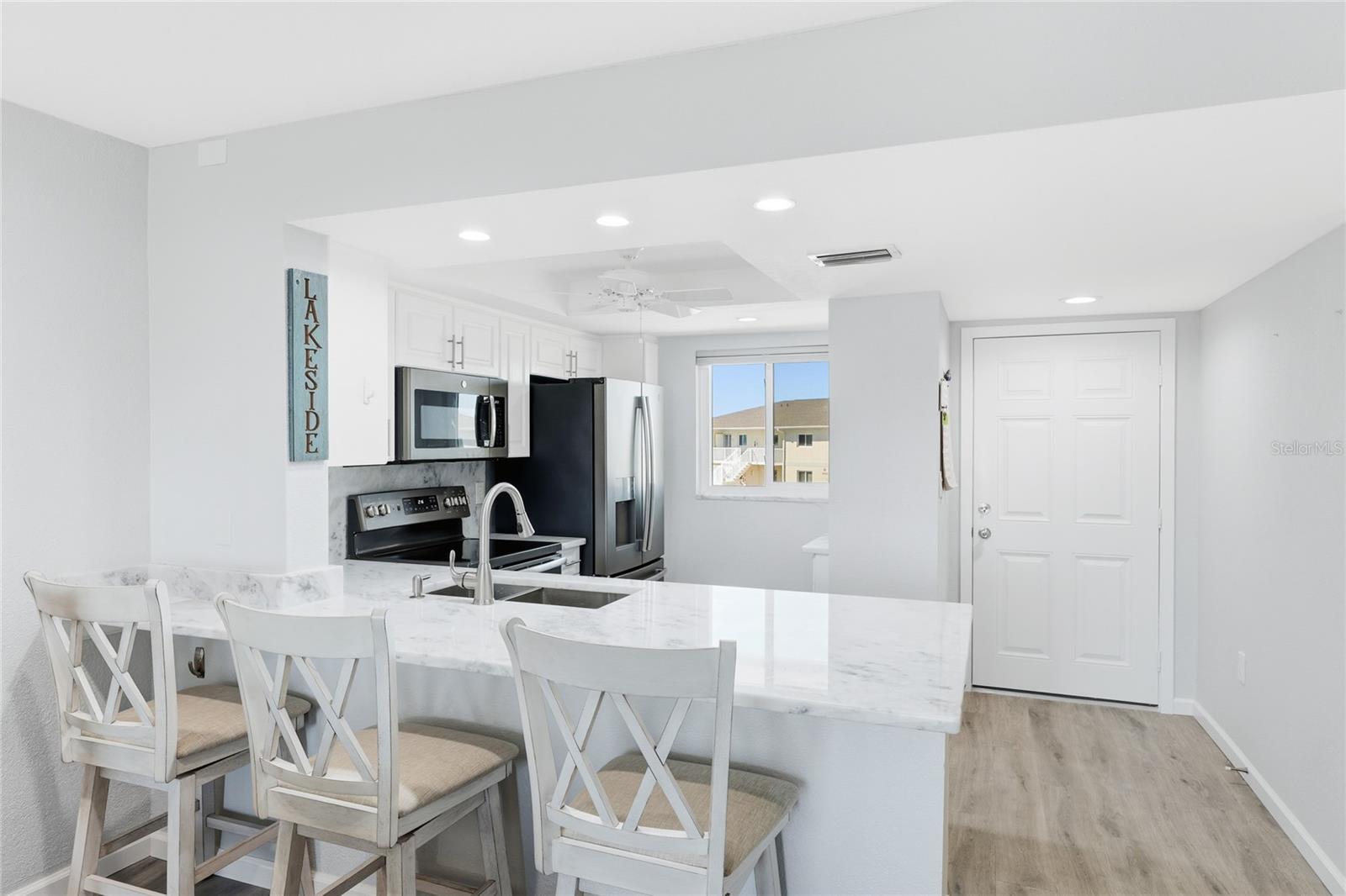 Image 4 of 33 For 12538 Kingsway Circle 605