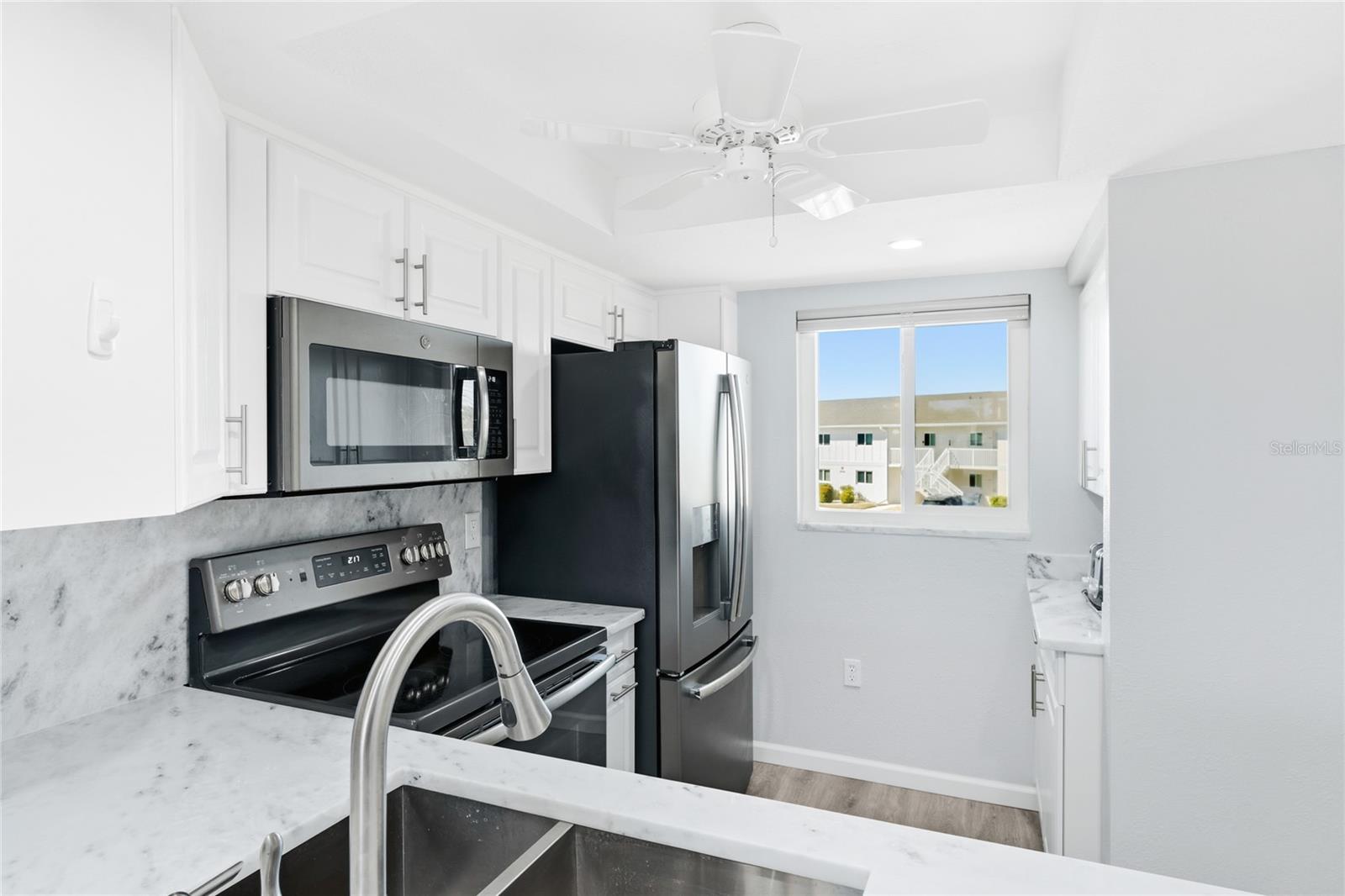 Image 5 of 33 For 12538 Kingsway Circle 605