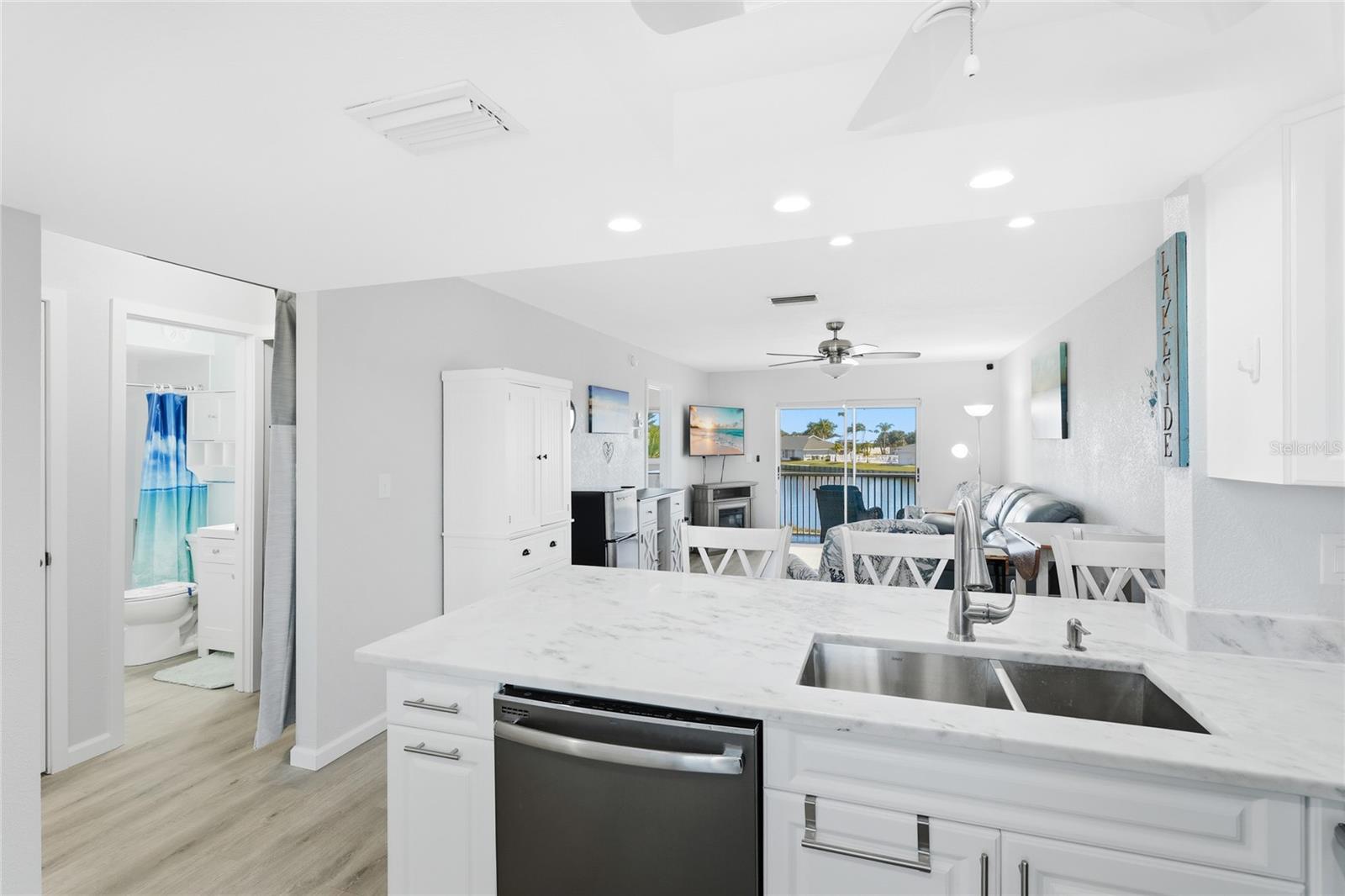 Image 6 of 33 For 12538 Kingsway Circle 605