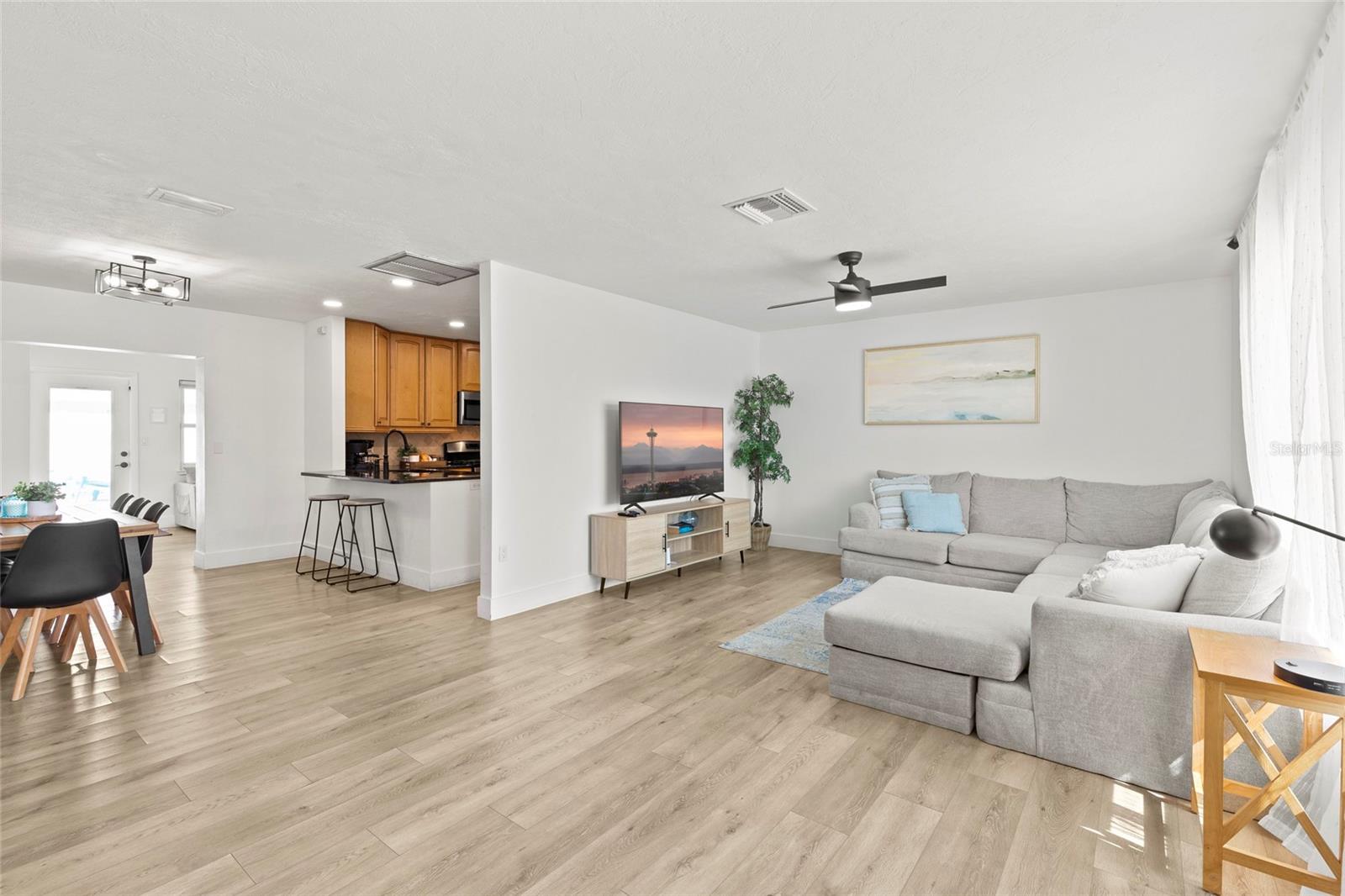 Image 6 of 24 For 7408 14th Avenue W