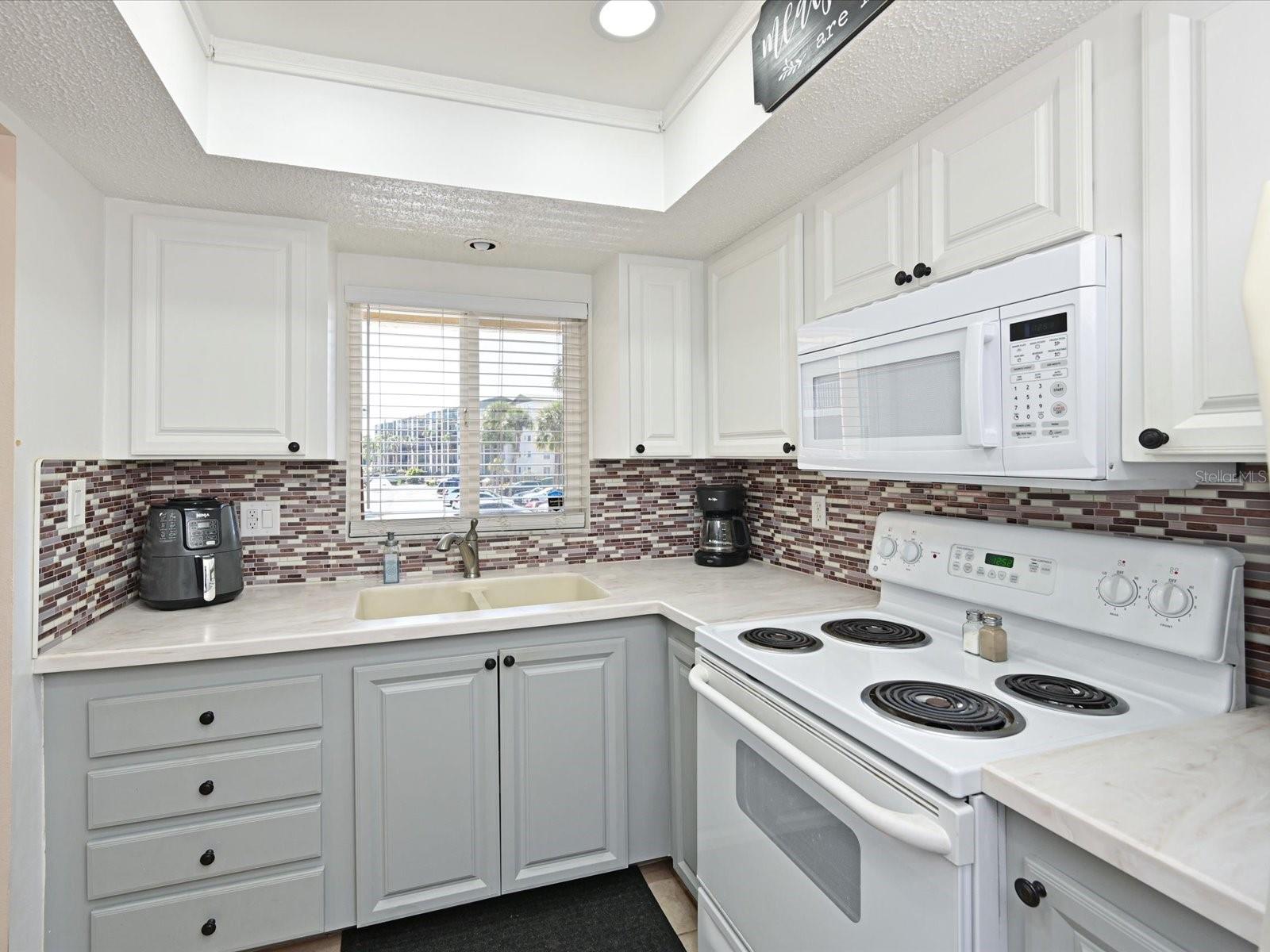 Image 17 of 50 For 3563 Lake Bayshore Drive J206