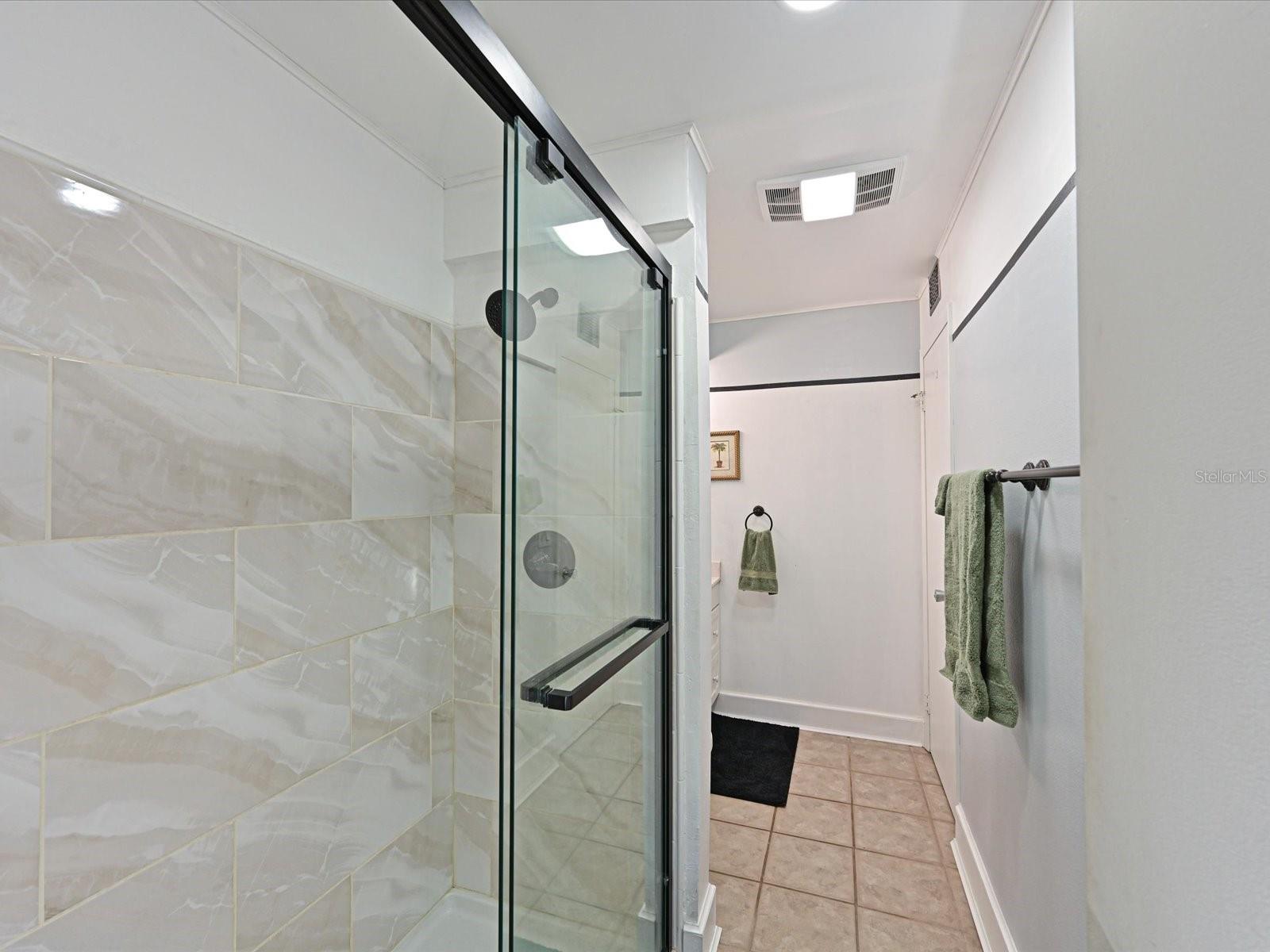 Image 21 of 50 For 3563 Lake Bayshore Drive J206