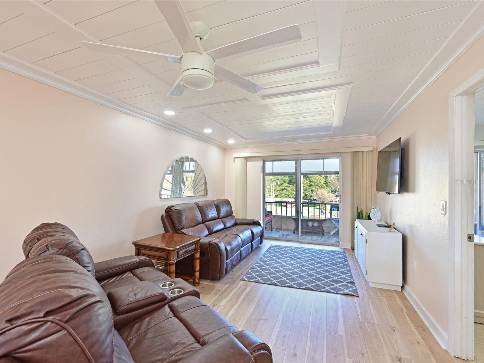 Image 8 of 50 For 3563 Lake Bayshore Drive J206