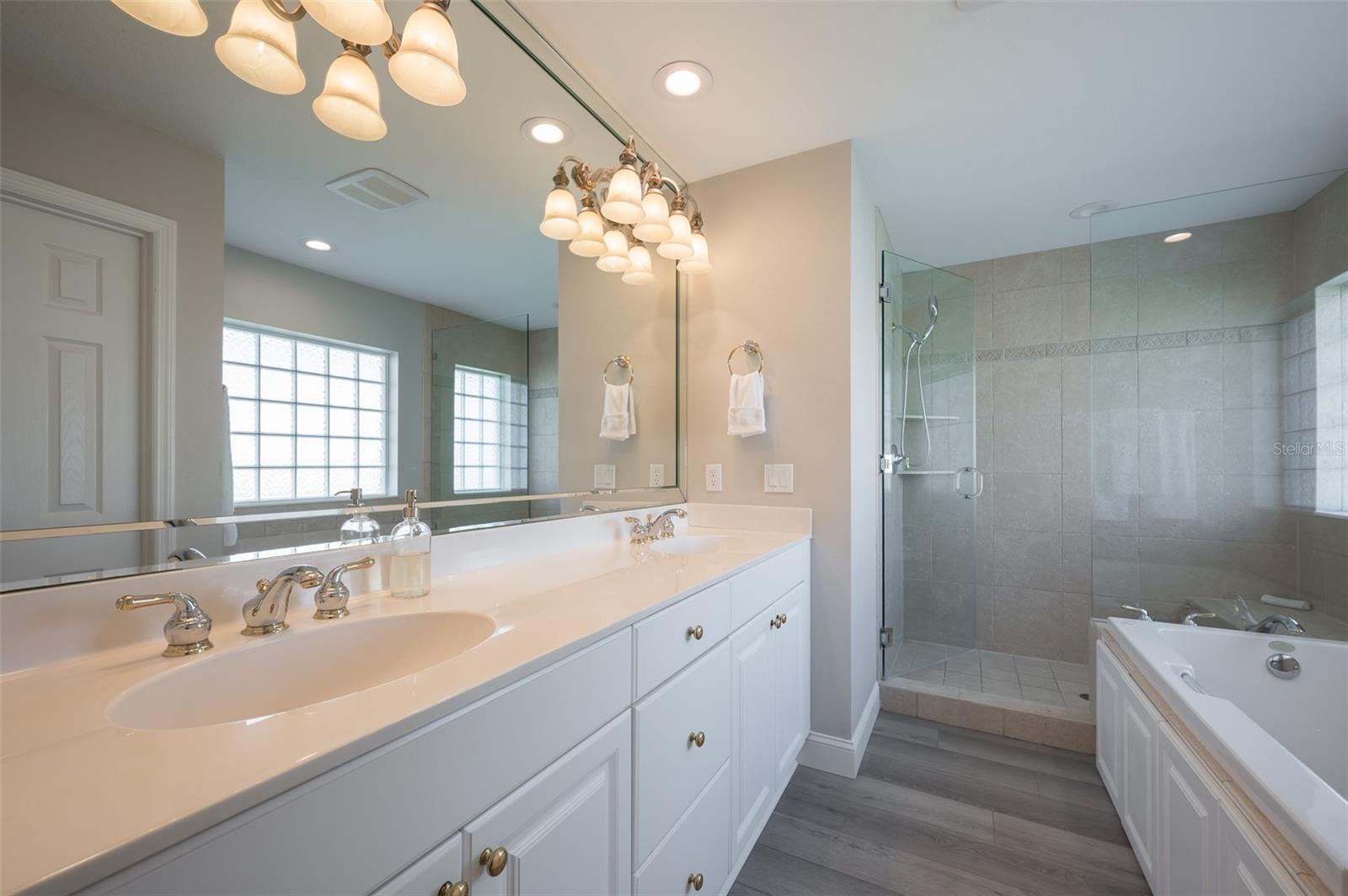 Image 28 of 62 For 548 Gunwale Lane