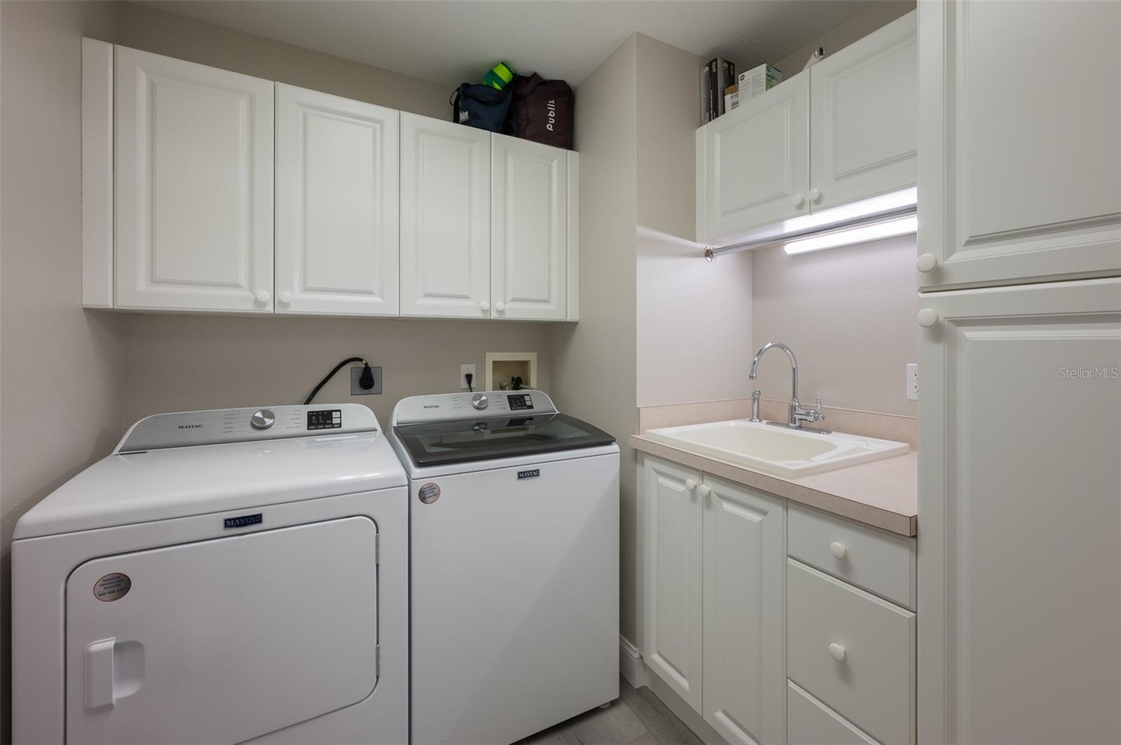 Image 38 of 62 For 548 Gunwale Lane