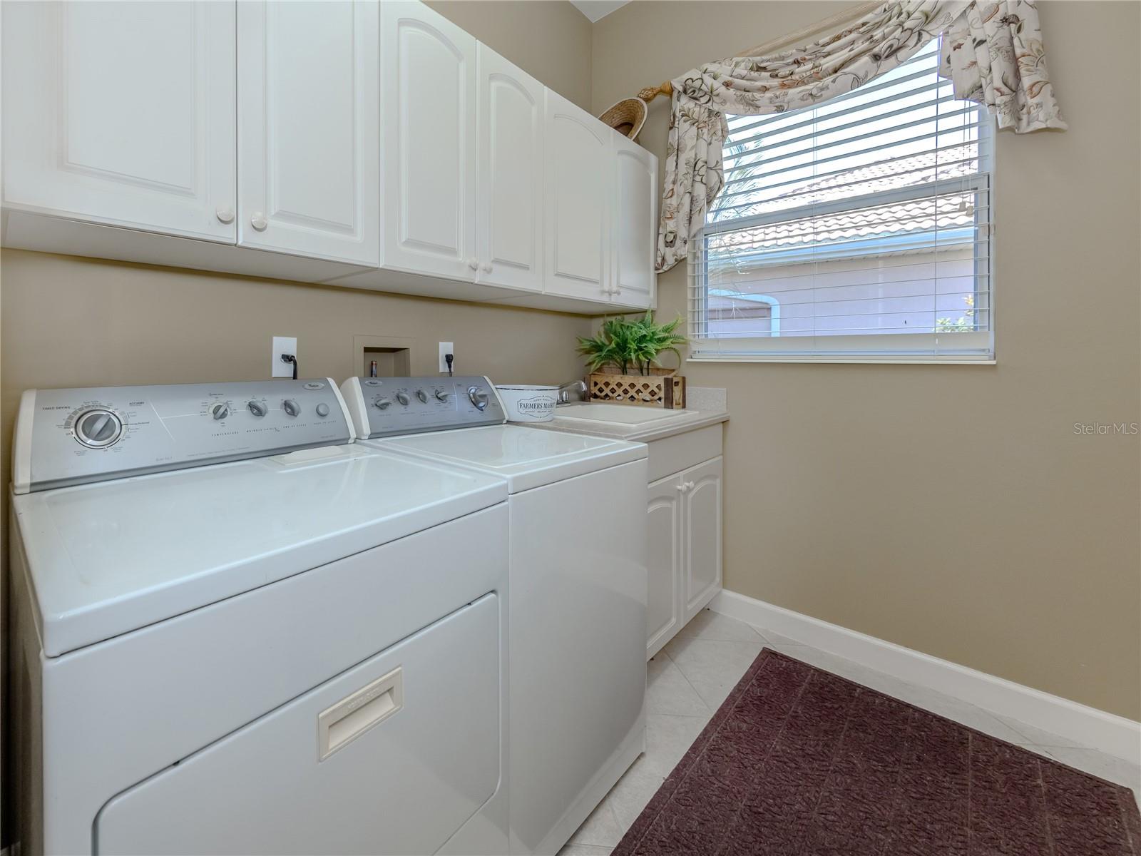 Image 34 of 73 For 238 Montelluna Drive