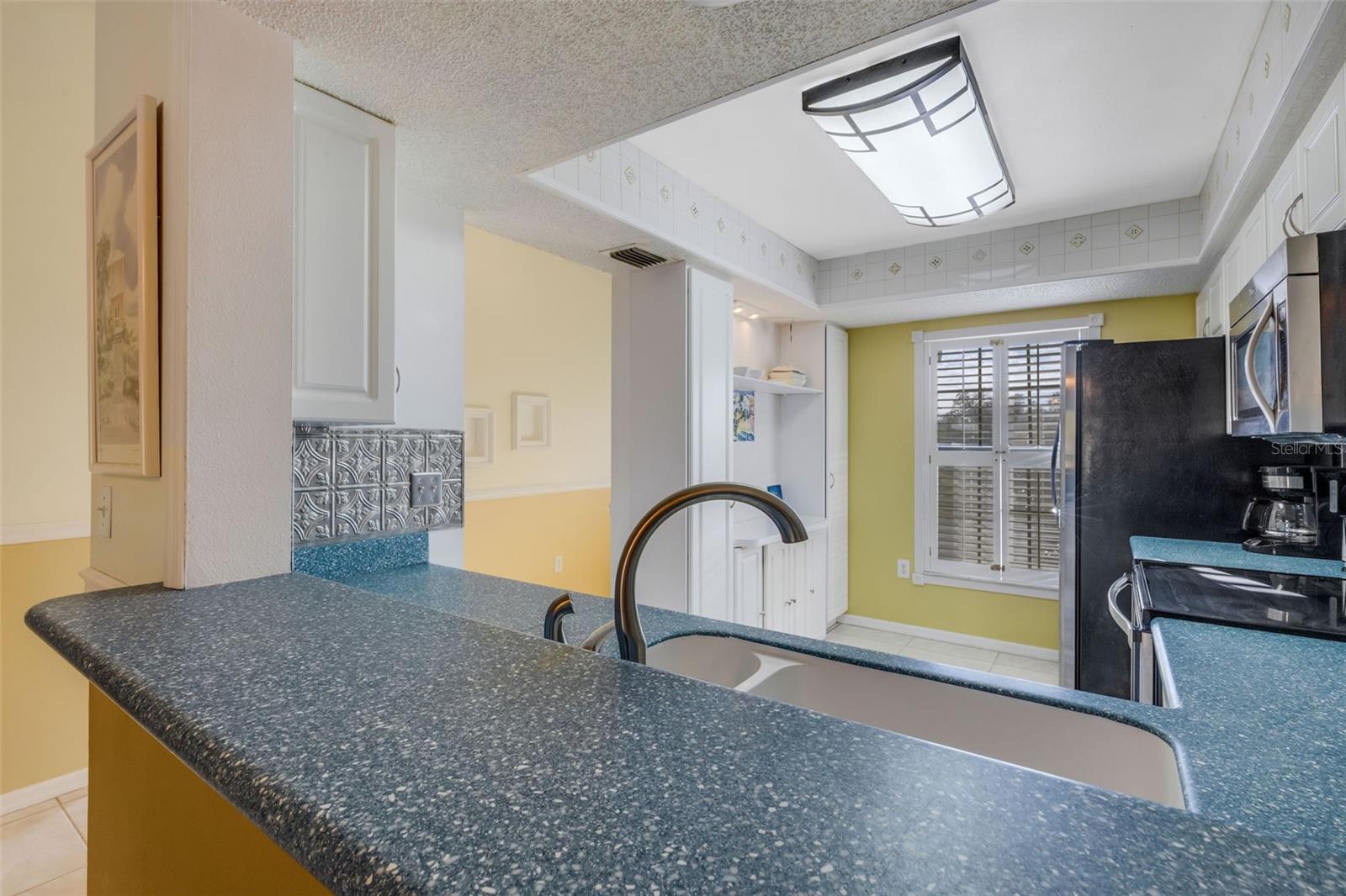 Image 10 of 44 For 4514 Weybridge  54