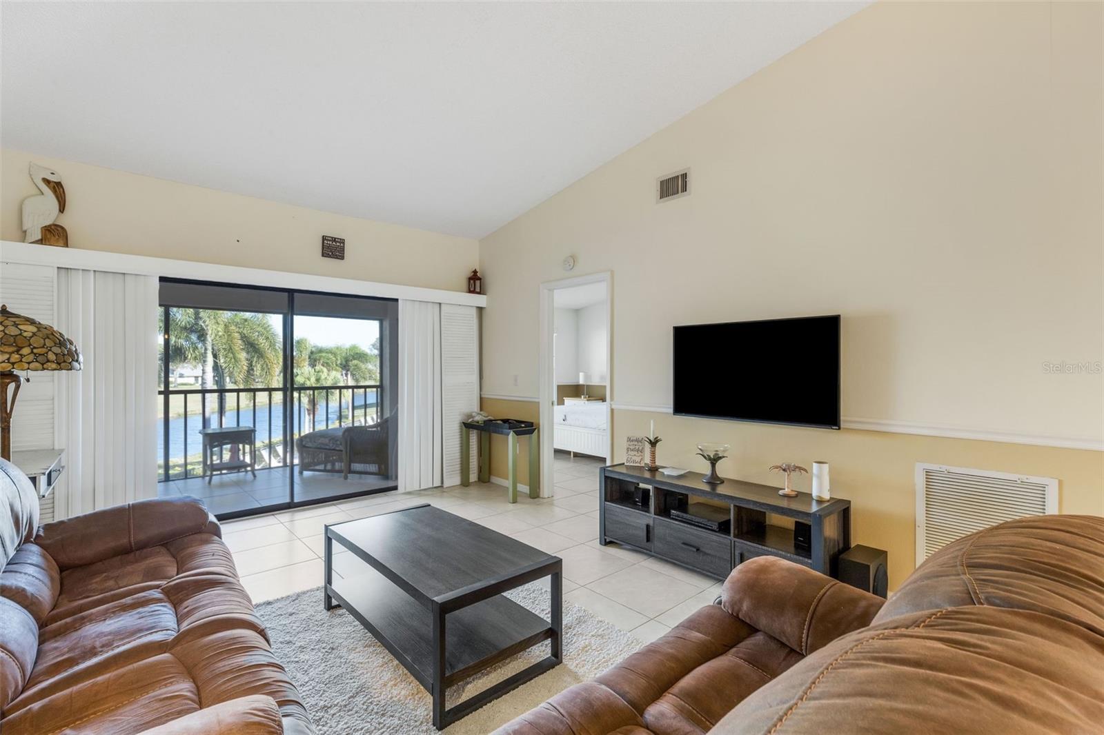 Image 15 of 44 For 4514 Weybridge  54