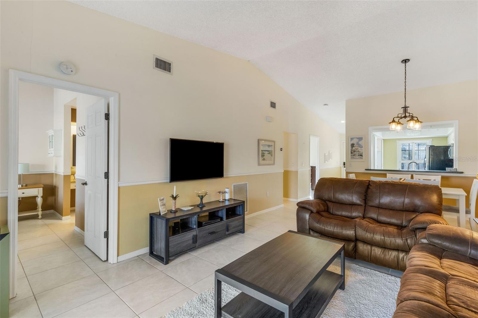 Image 18 of 44 For 4514 Weybridge  54