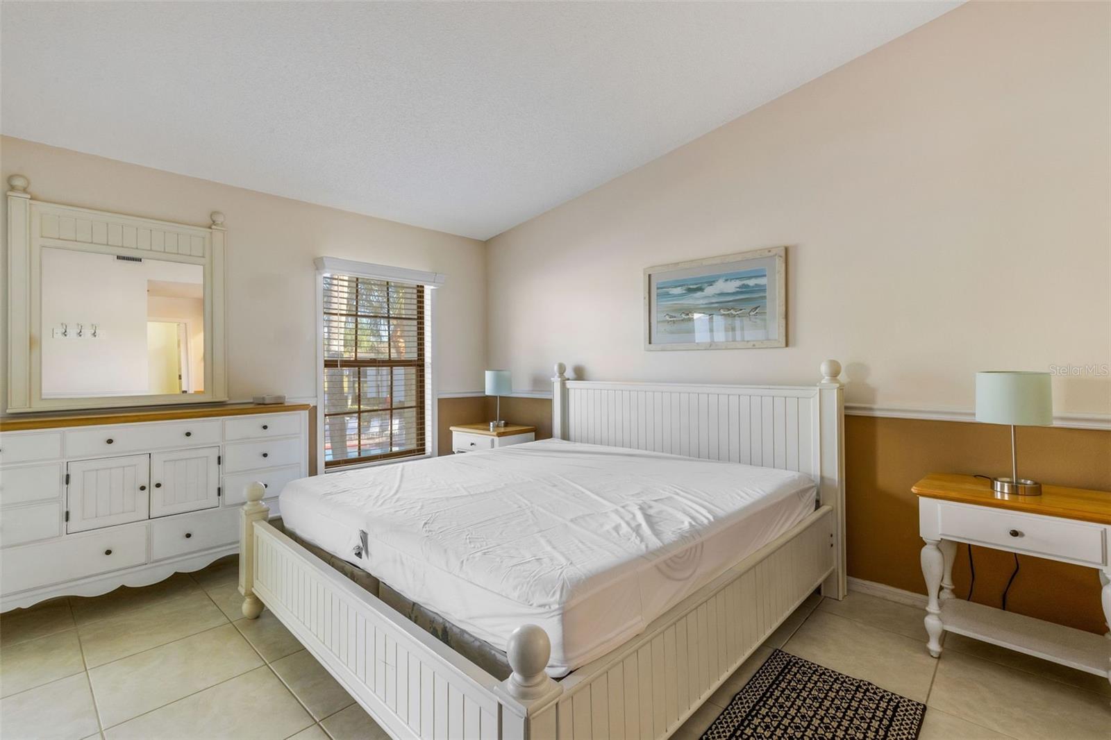 Image 21 of 44 For 4514 Weybridge  54