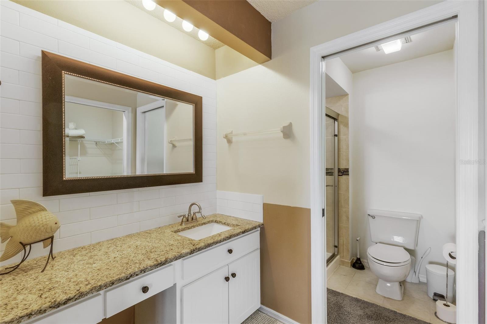 Image 24 of 44 For 4514 Weybridge  54