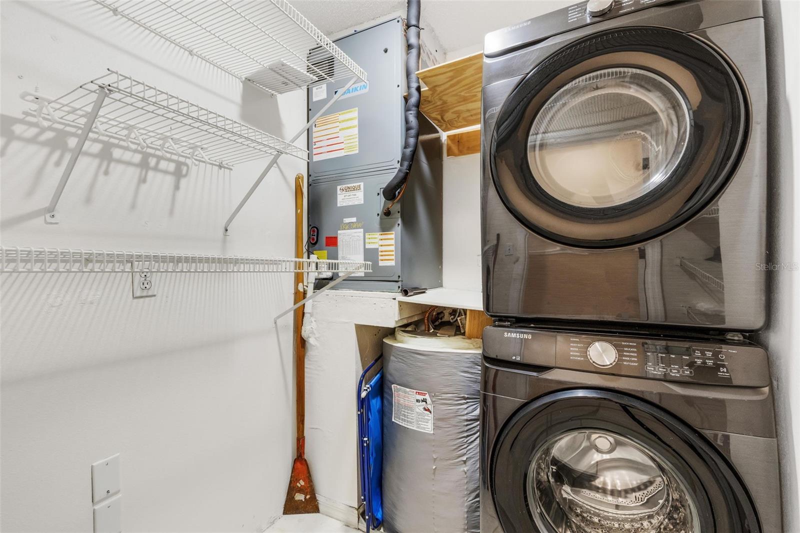 Image 32 of 44 For 4514 Weybridge  54