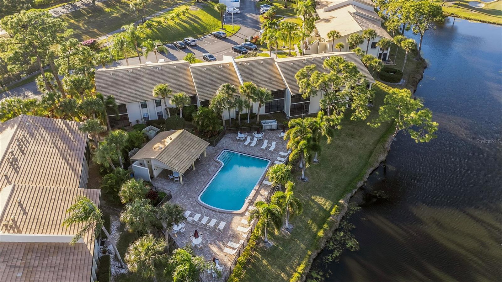 Image 38 of 44 For 4514 Weybridge  54