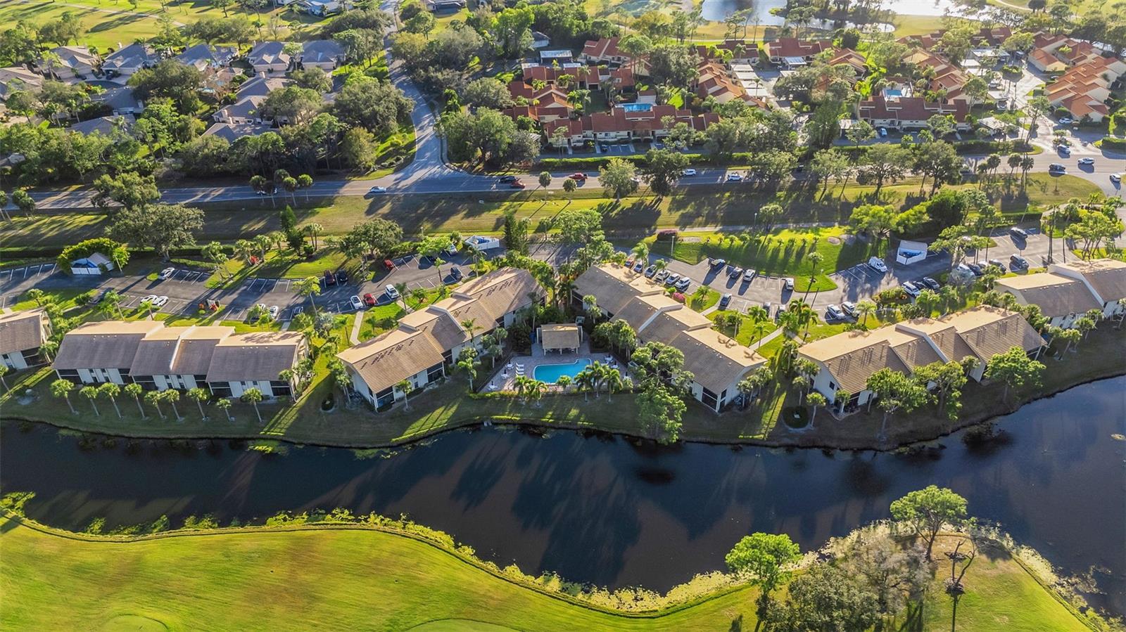 Image 40 of 44 For 4514 Weybridge  54