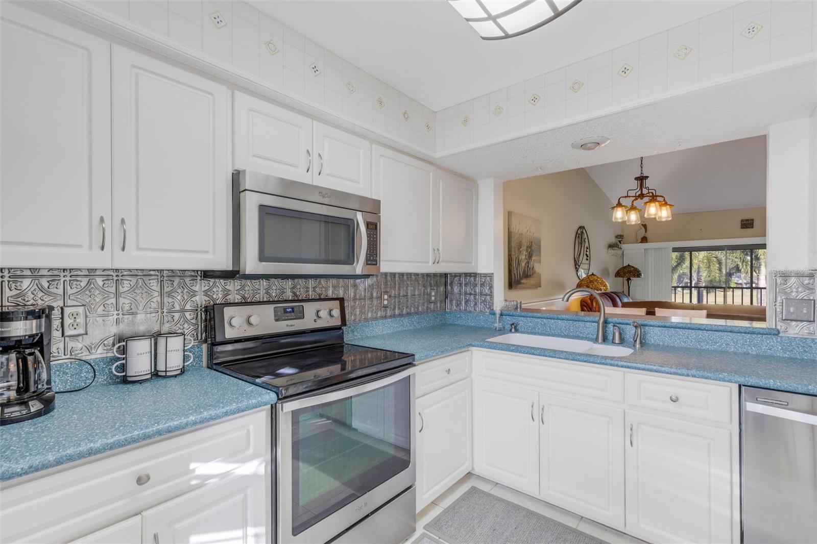 Image 6 of 44 For 4514 Weybridge  54