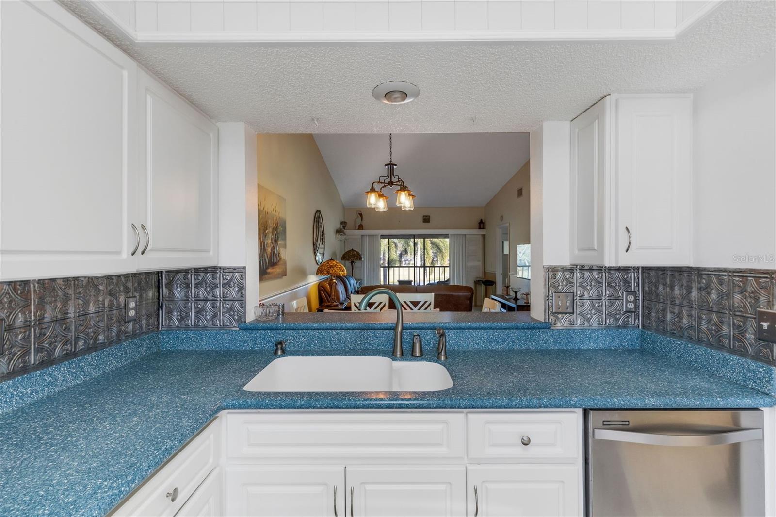 Image 7 of 44 For 4514 Weybridge  54