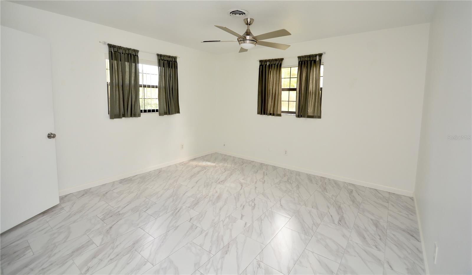 Image 18 of 34 For 1313 Mango Avenue