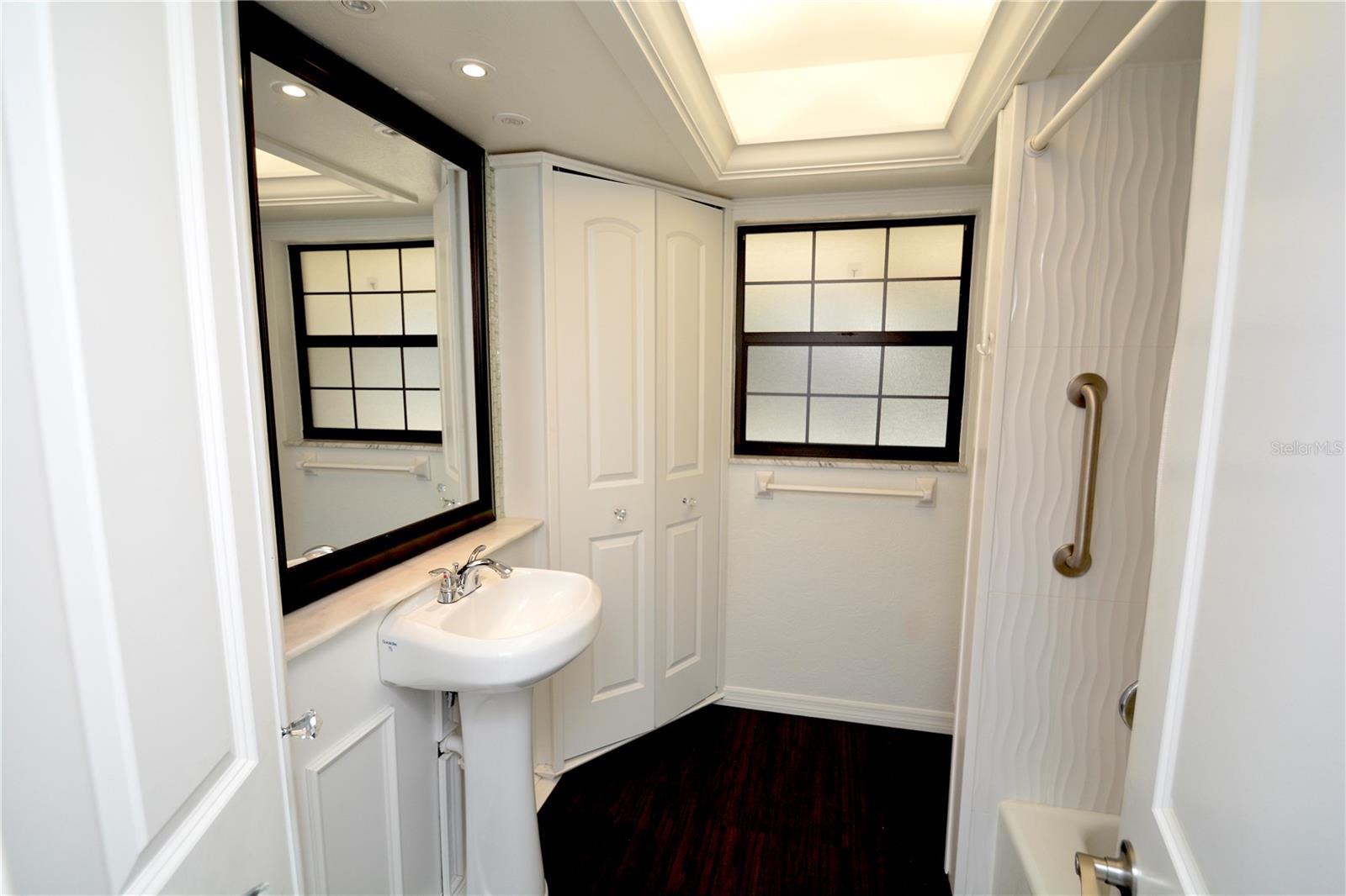 Image 19 of 34 For 1313 Mango Avenue