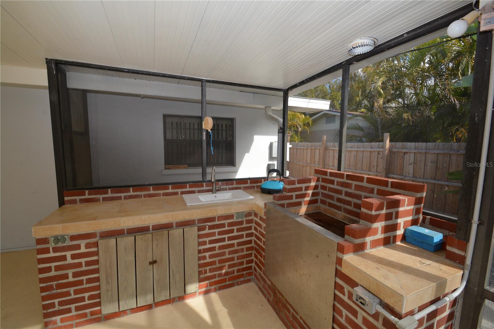 Image 22 of 34 For 1313 Mango Avenue