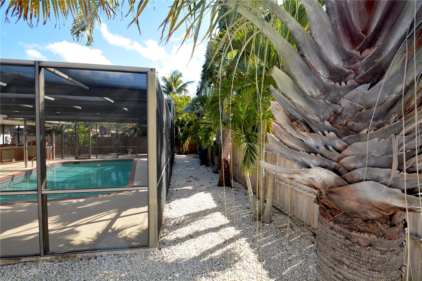 Image 27 of 34 For 1313 Mango Avenue